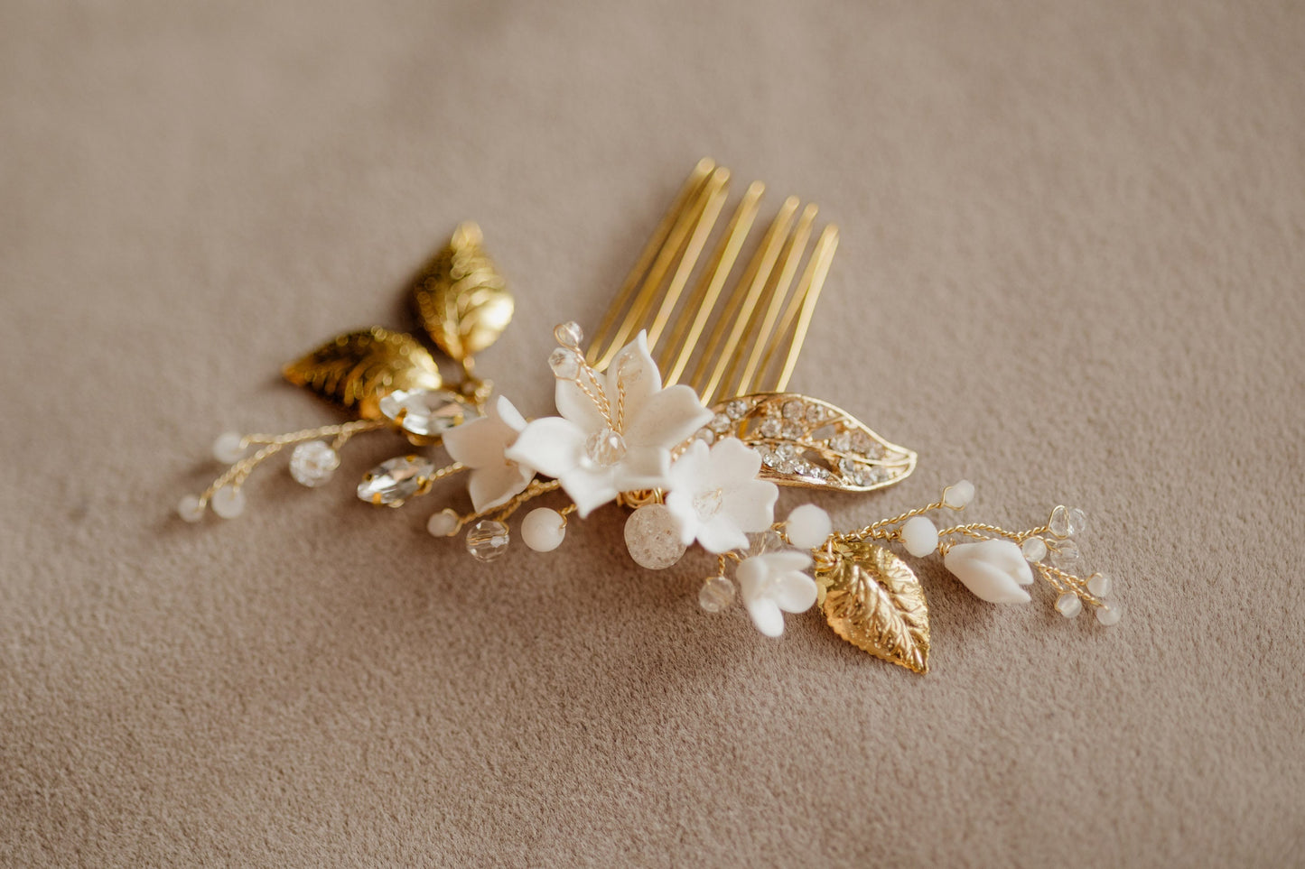 Flora - Blumen-Haarkamm zur Hochzeit