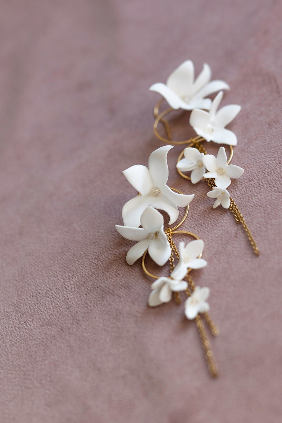 Hochzeitsschmuckset mit Blumenohrringen und Armband