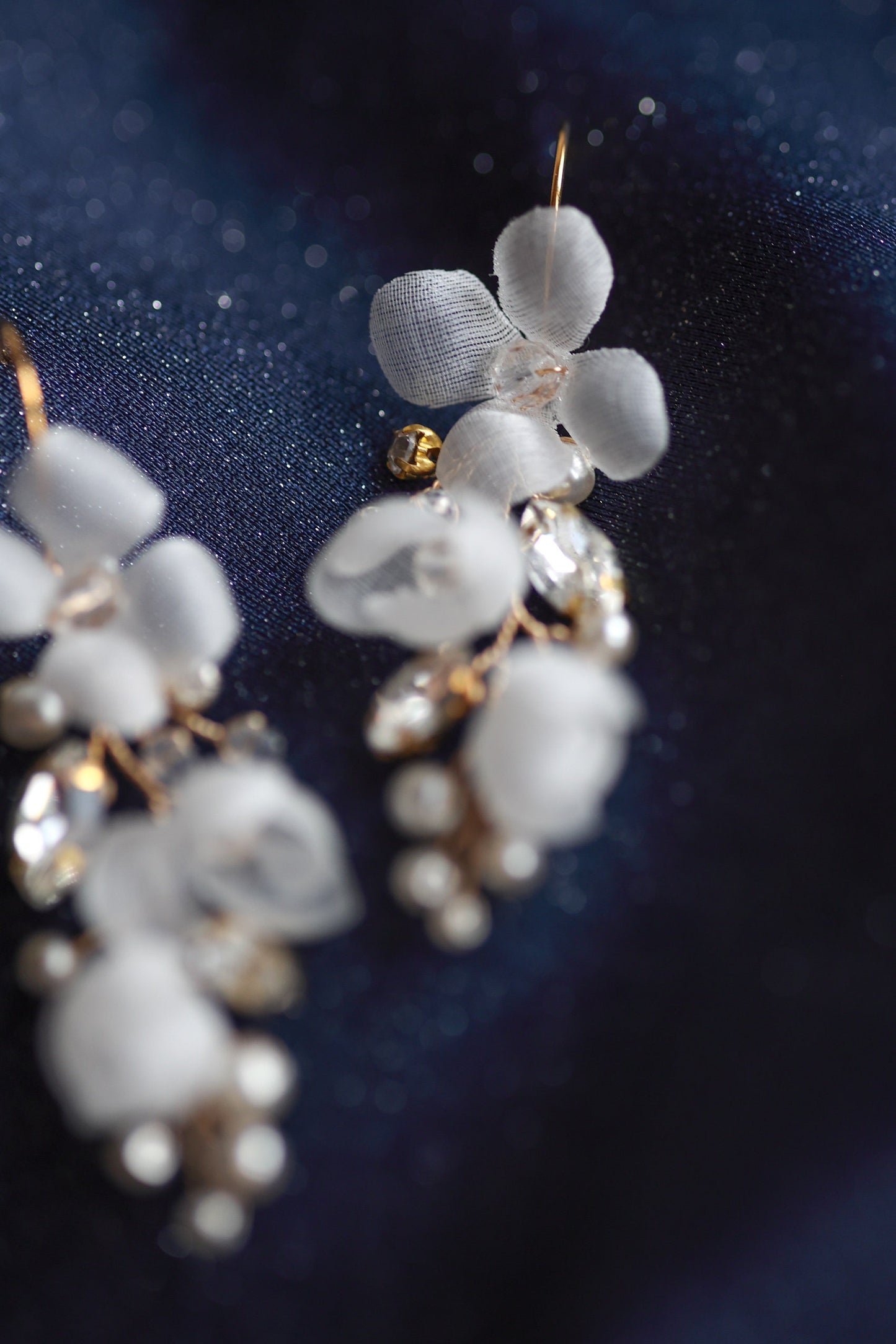Grace - Blumen Hochzeitsohrringe mit Perlen