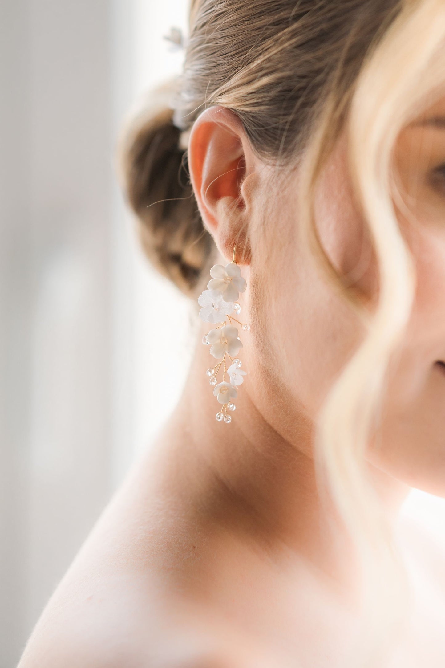 Madlen - Romantische Hochzeitsohrringe mit Blumen