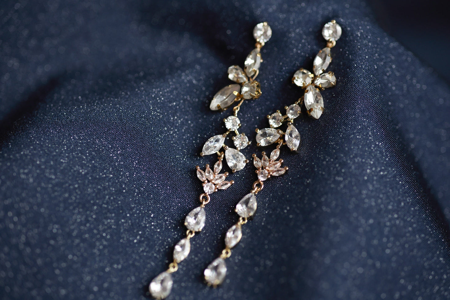 Sparkle - Lange Kristall-Hochzeitsohrringe