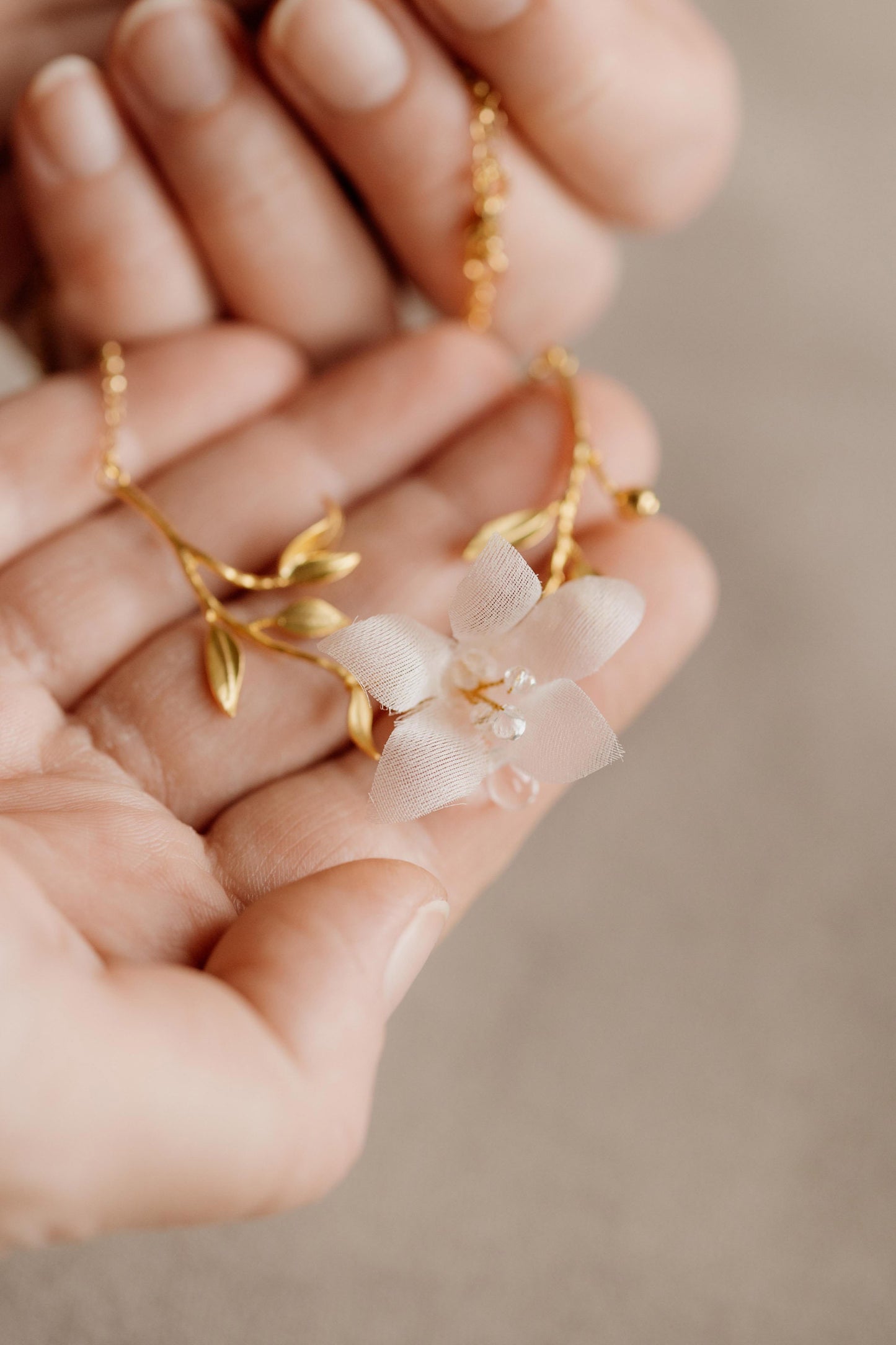 Gracja – Blatt-Hochzeitshalskette