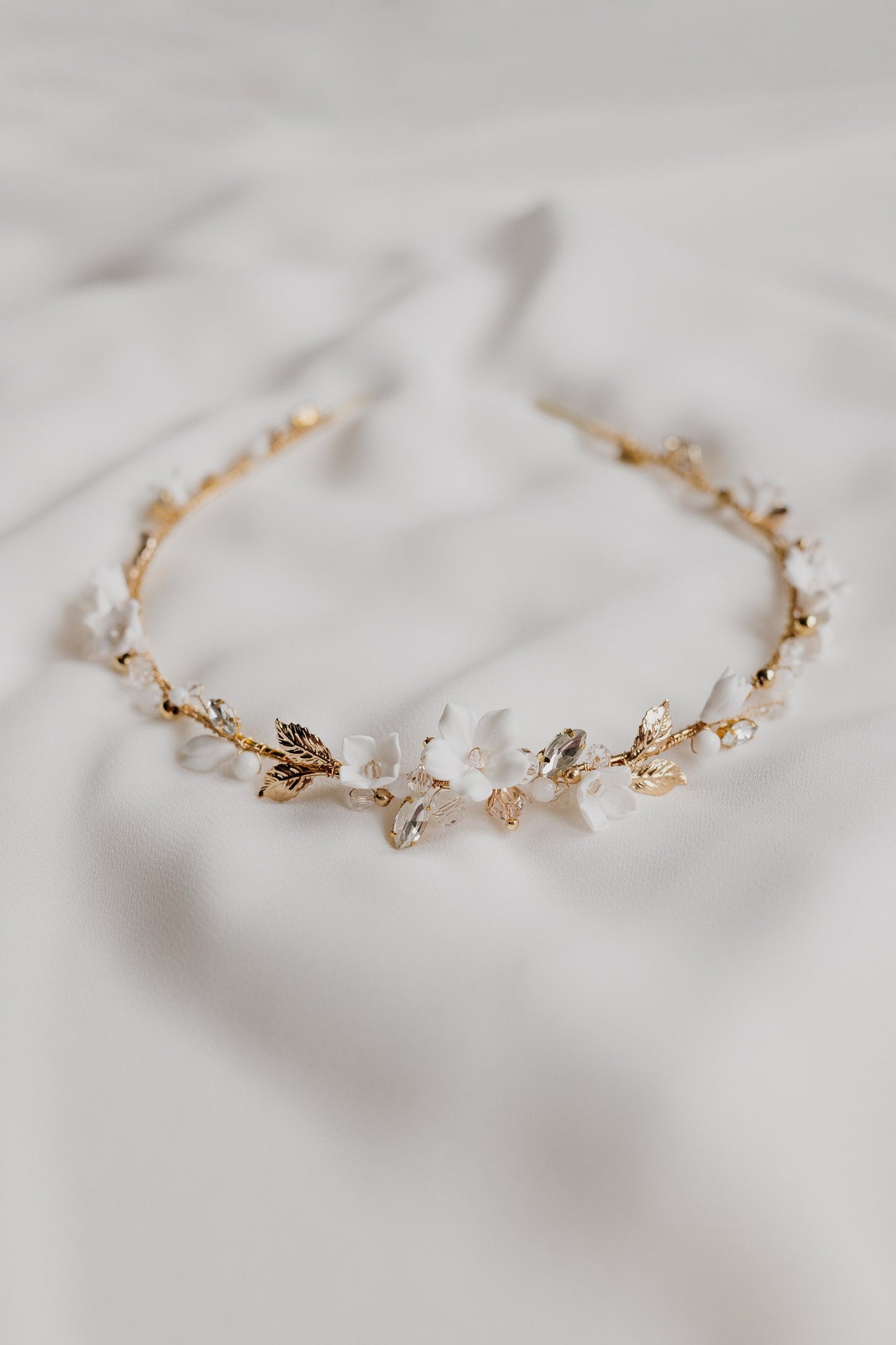 Clodin - Bridal Headband with White Flowers & Leaves