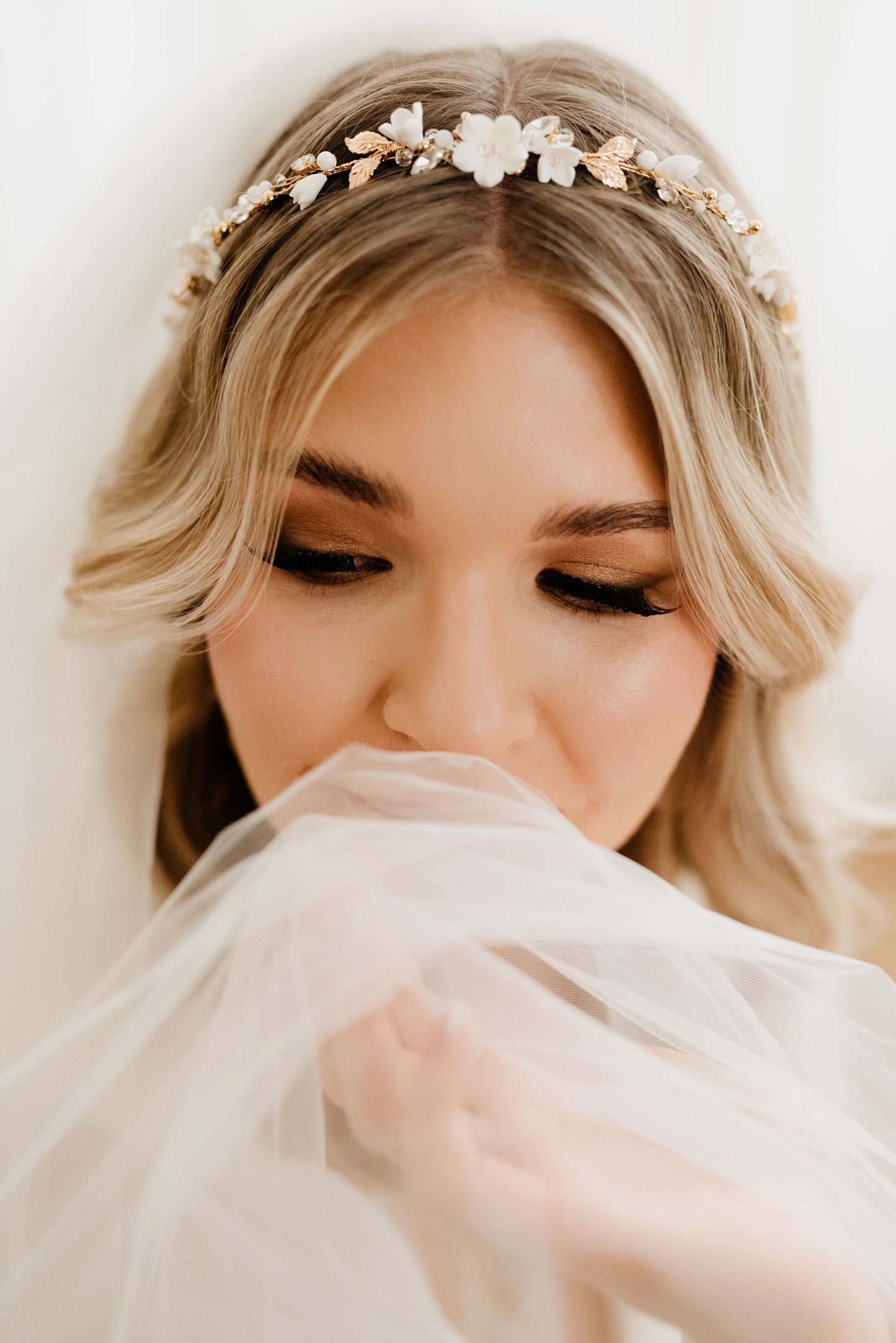 Clodin - Bridal Headband with White Flowers & Leaves