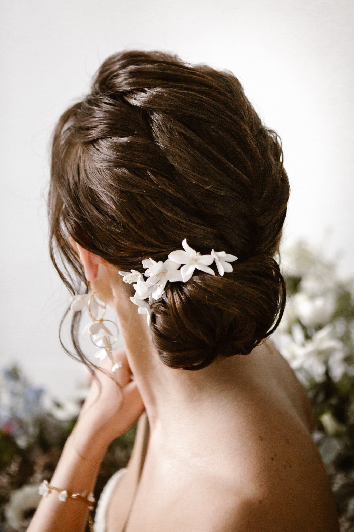 Helen Petite – Hochzeits-Haarkamm mit weißen Blumen