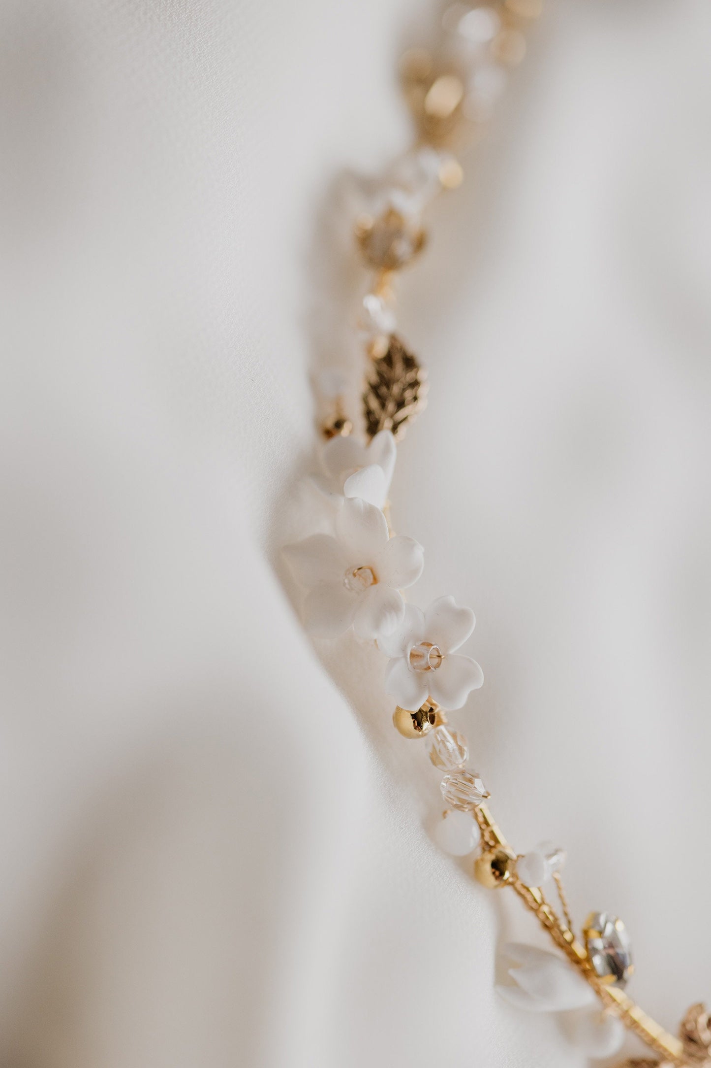 Clodin - Bridal Headband with White Flowers & Leaves