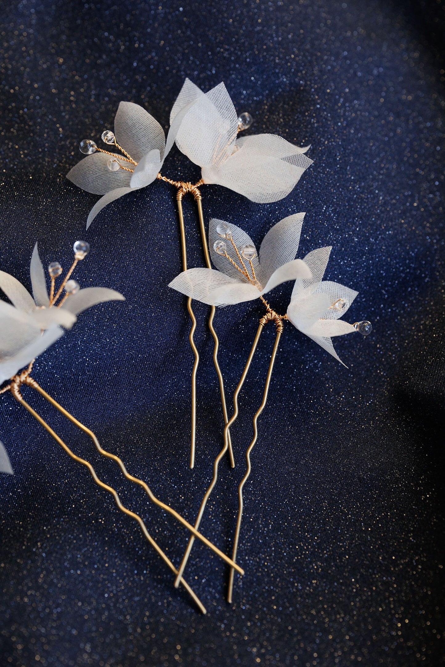Silk Helenka – Zarte Brauthaarnadeln mit Seidenblumen