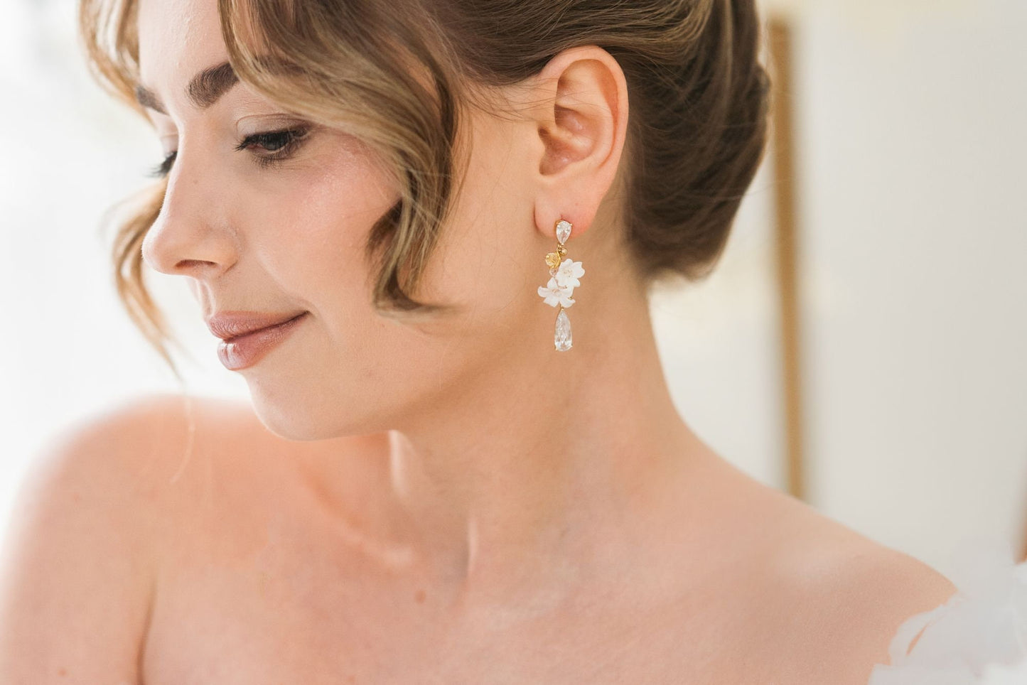 Harieta - Strass-Ohrringe mit Blumen