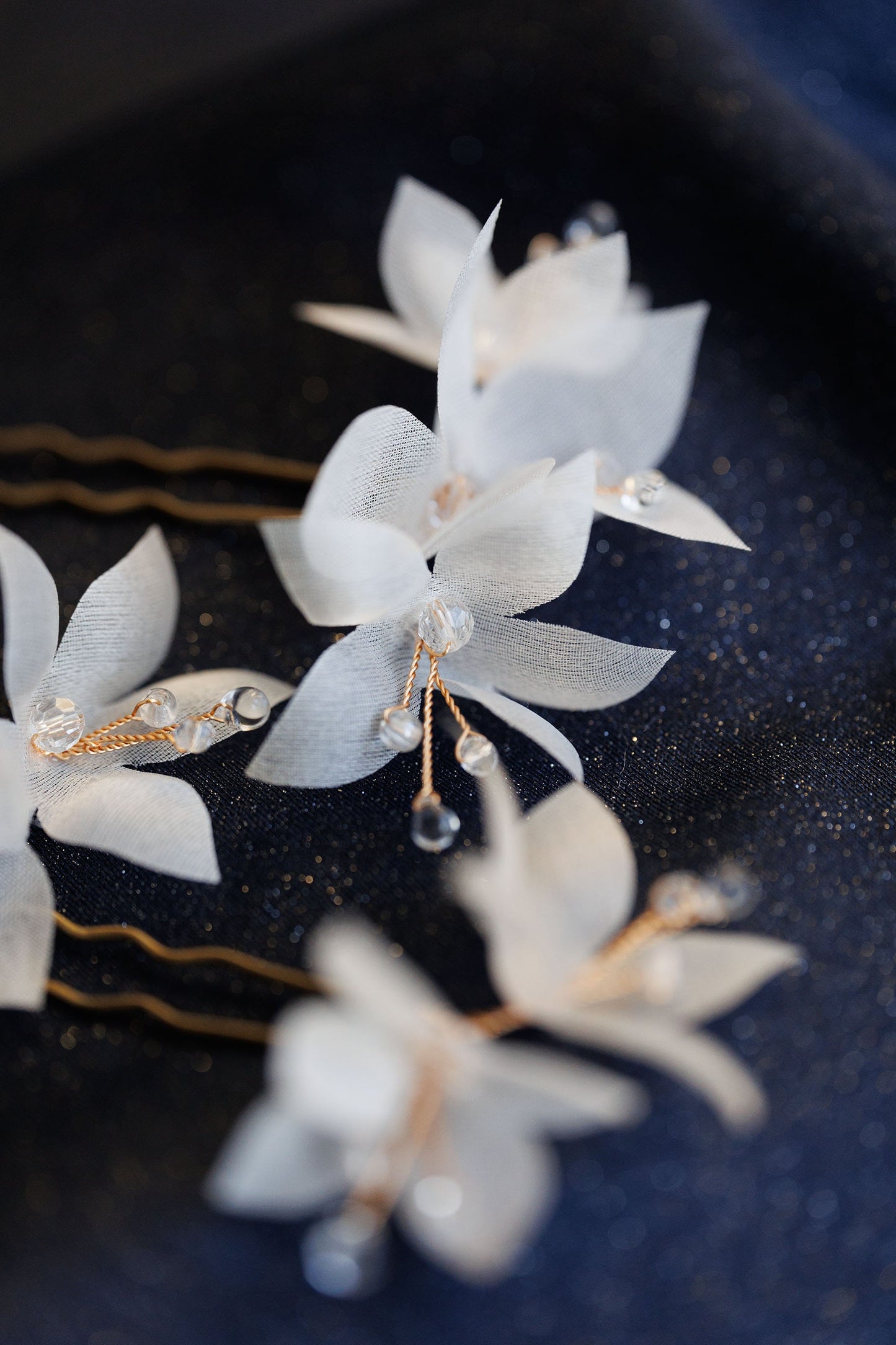 Silk Helenka – Zarte Brauthaarnadeln mit Seidenblumen