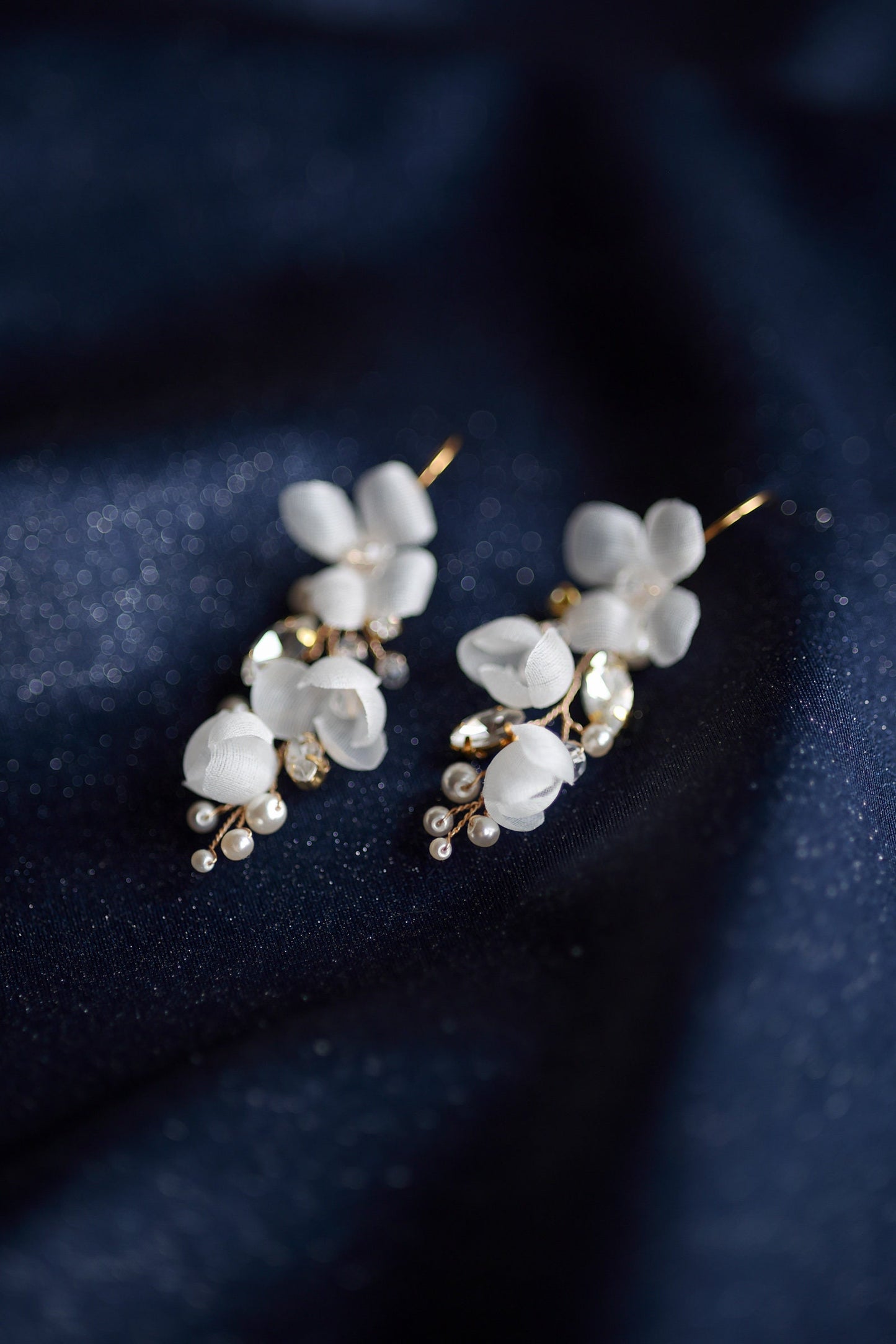 Grace - Blumen Hochzeitsohrringe mit Perlen