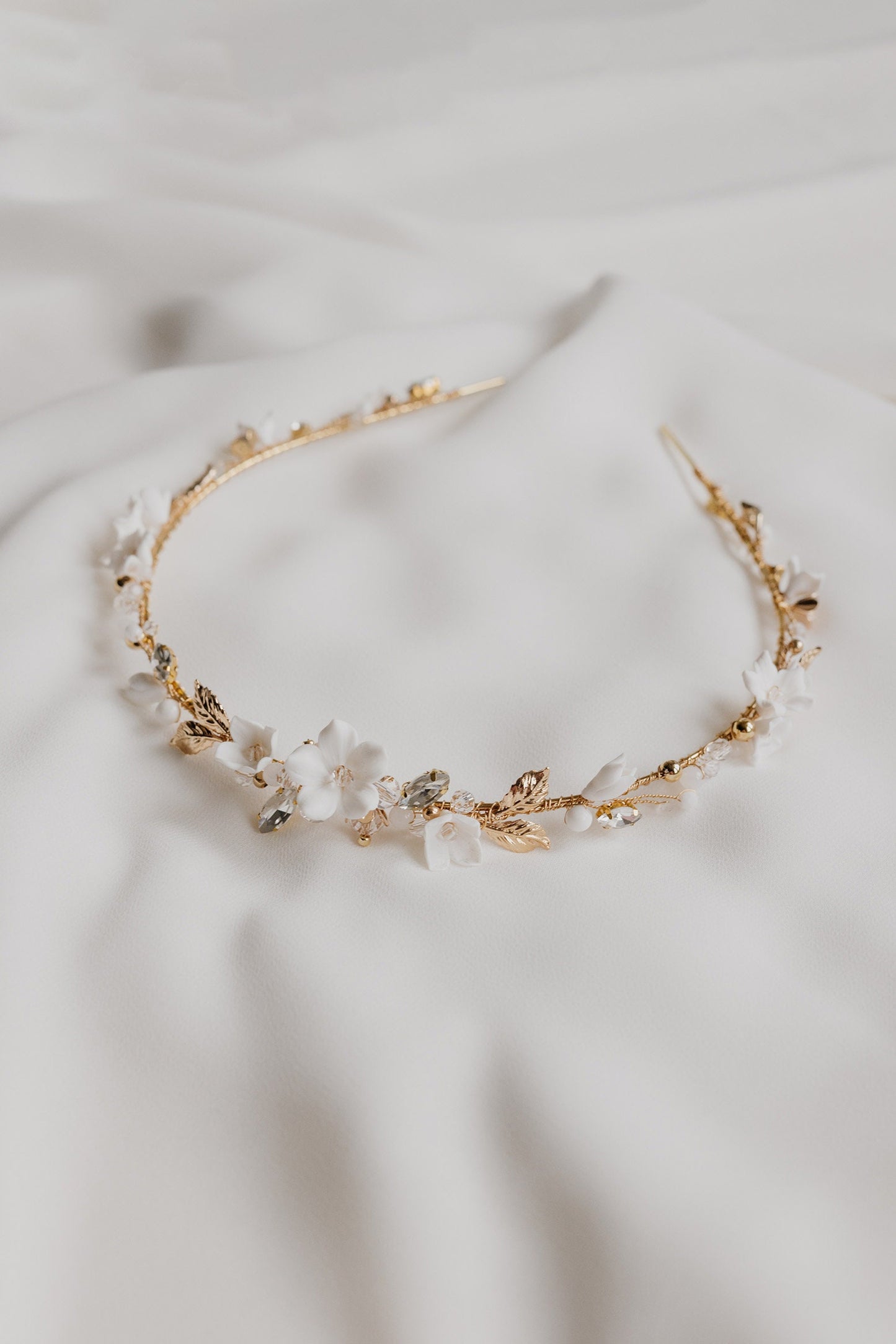 Clodin - Bridal Headband with White Flowers & Leaves