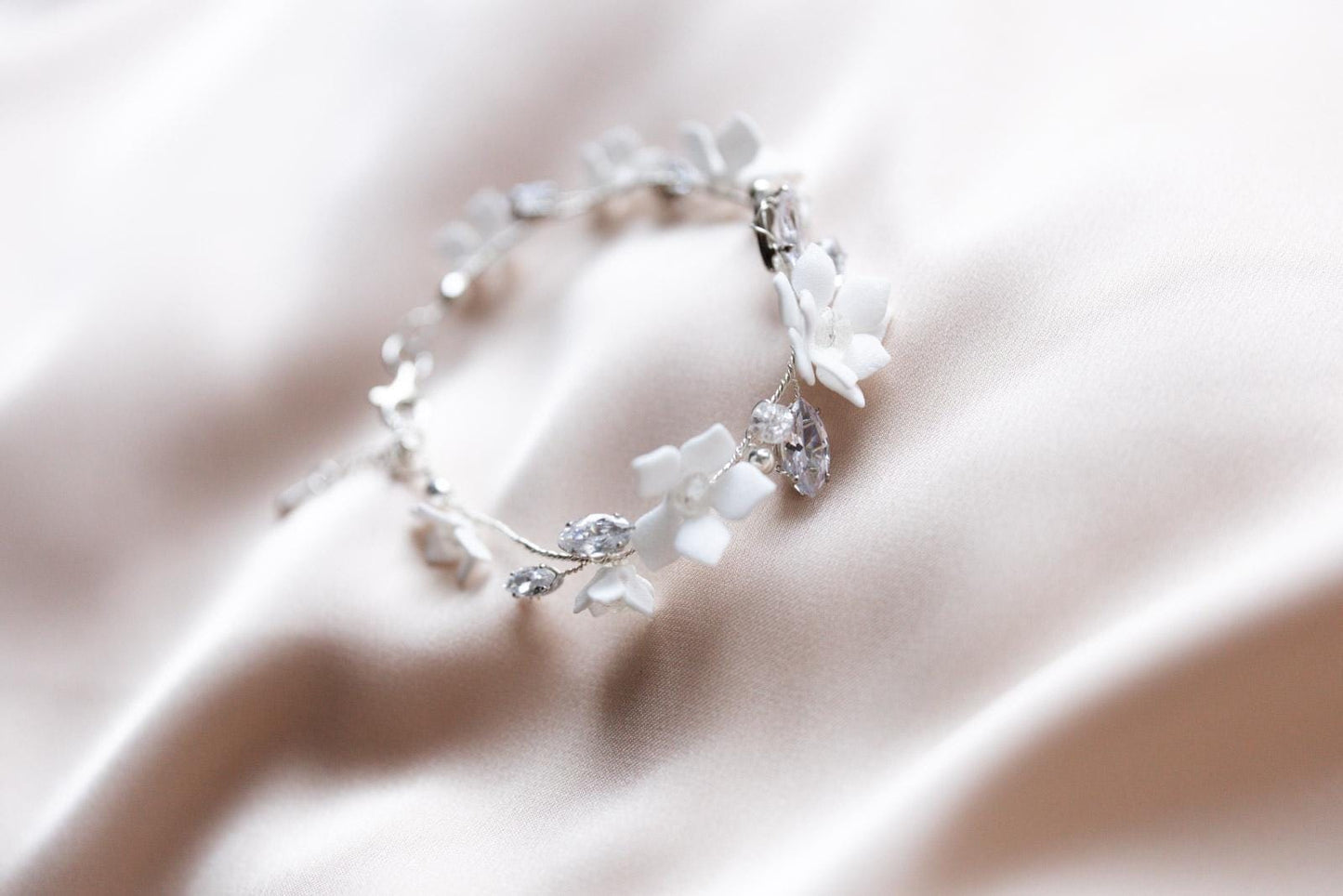 Agnes – Zartes Hochzeitsarmband für die Braut