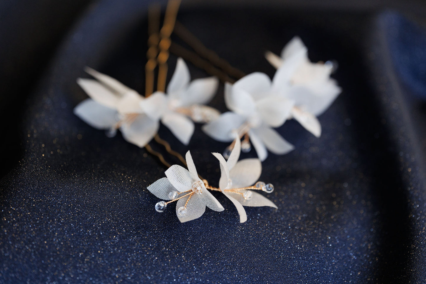 Silk Helenka – Zarte Brauthaarnadeln mit Seidenblumen