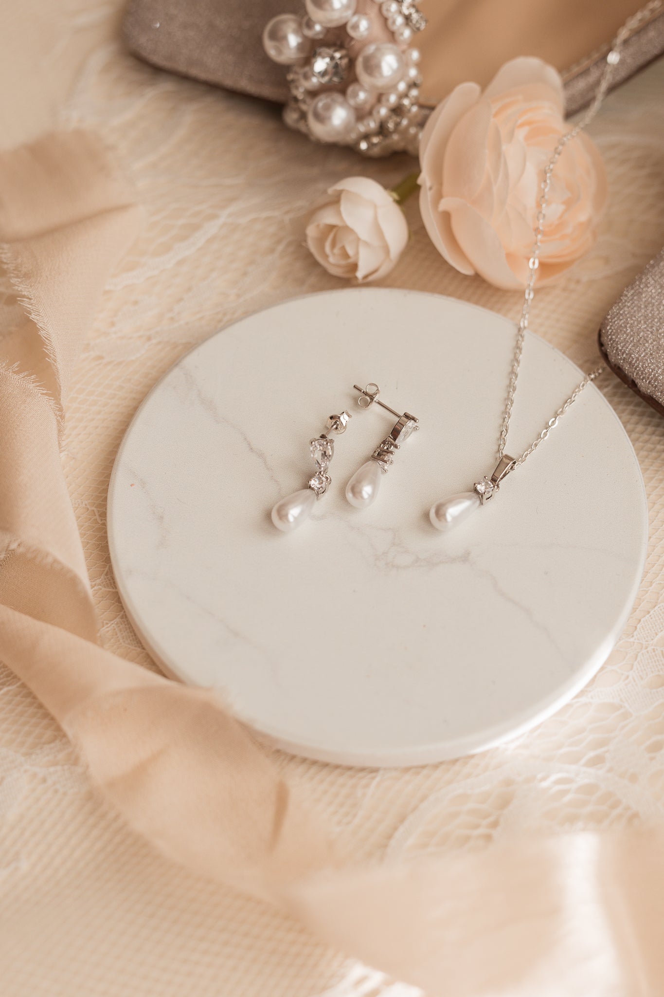 Martina - Martina - Klassisches Hochzeitsschmuckset Ohrringe & Halskette