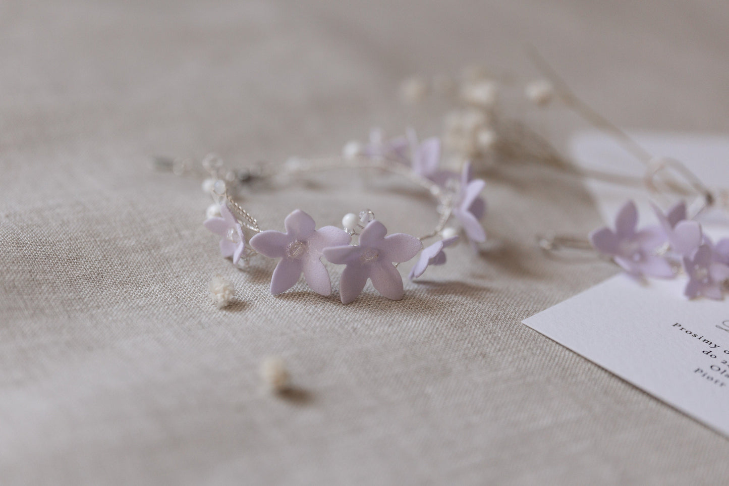 Helenka - Brautarmband mit lila Blumen