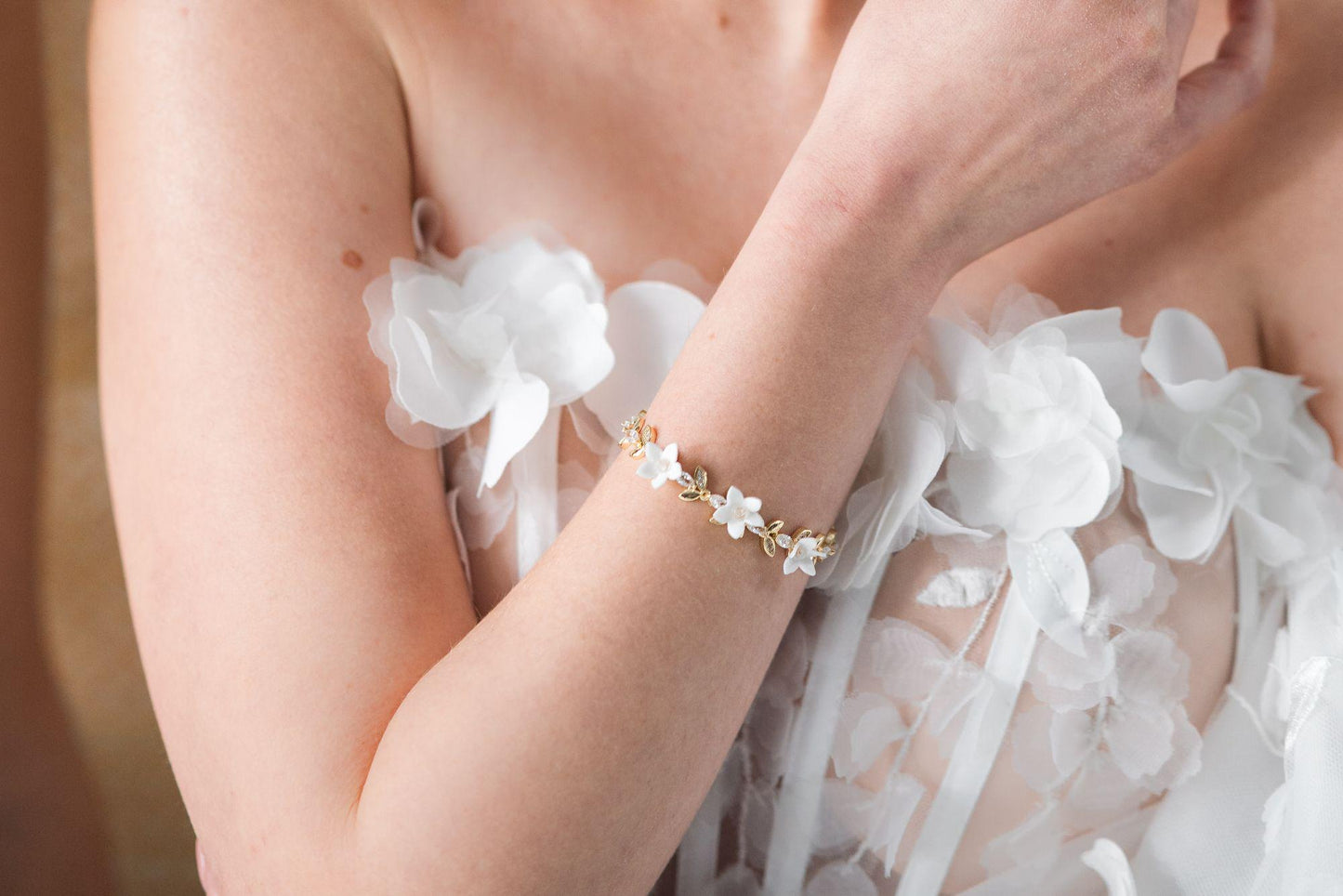 Holly - Glamouröses Hochzeitsarmband mit Zirkonblättern