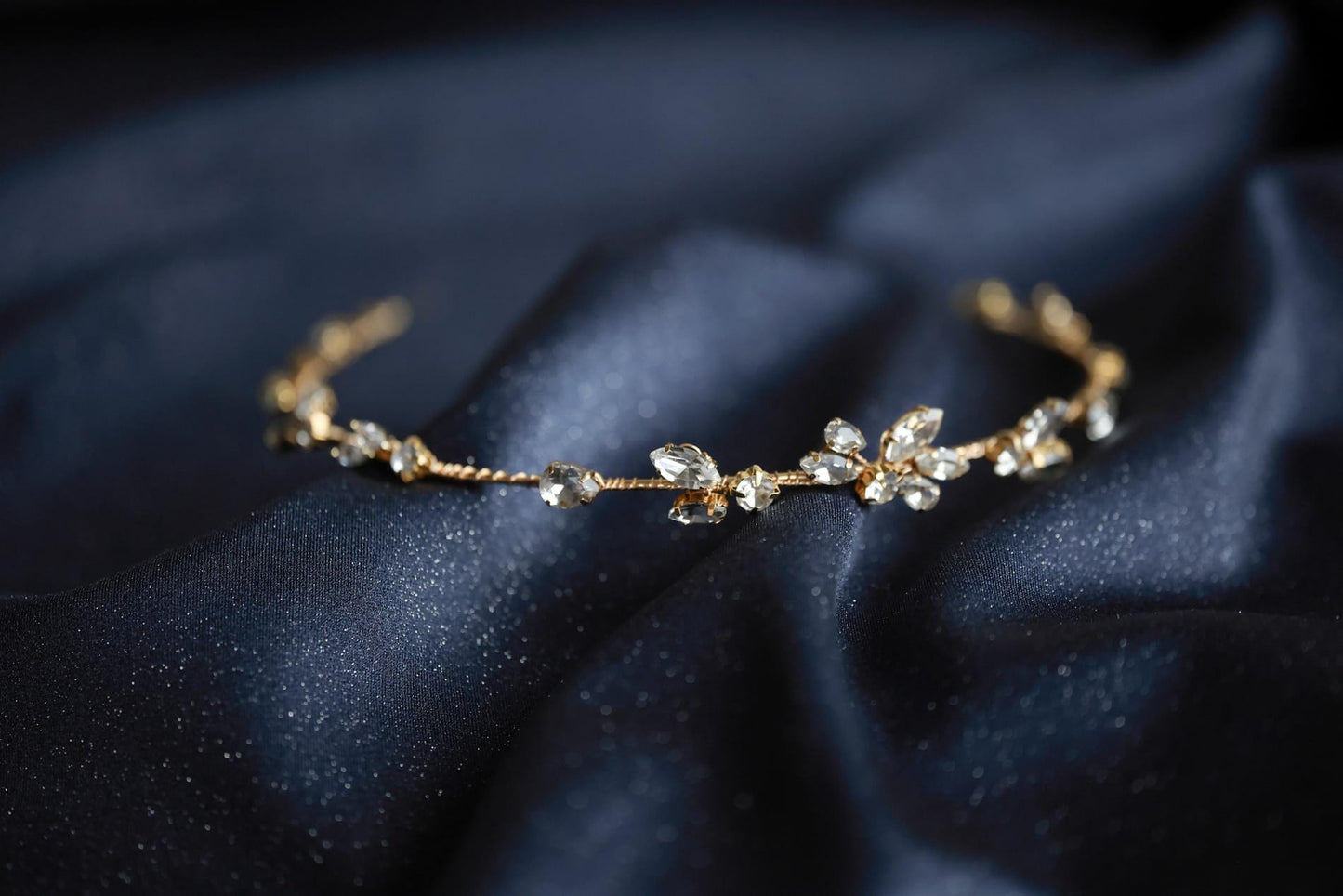 Sparkle – Dezente Tiara mit funkelnden Zirkoniasteinen