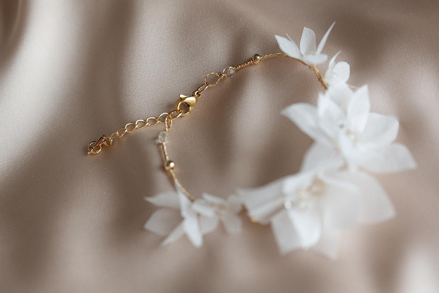 Zoe - Blumenhochzeitsarmband
