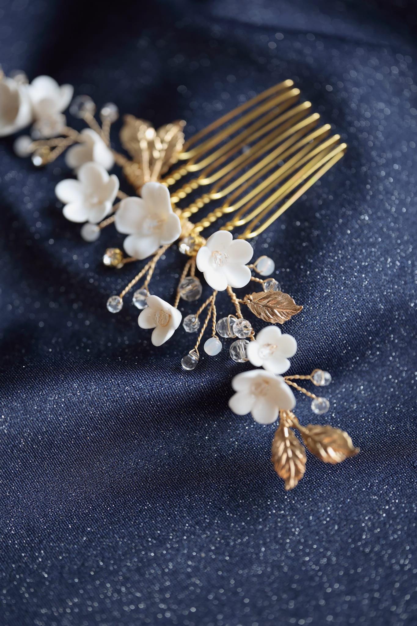 Adeline – Haarkamm mit kleinen Blumen für die Braut