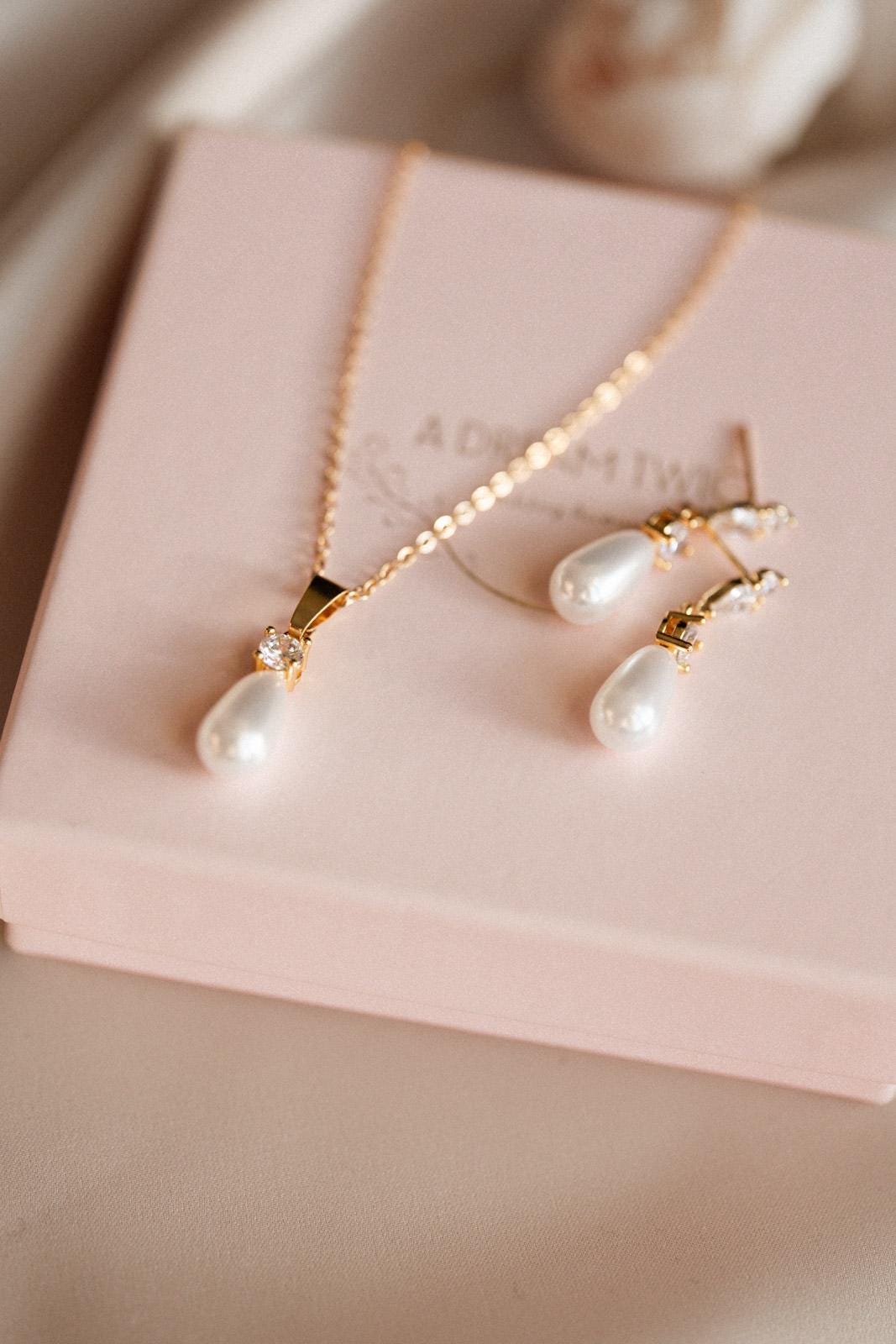 Martina - Martina - Klassisches Hochzeitsschmuckset Ohrringe &amp; Halskette
