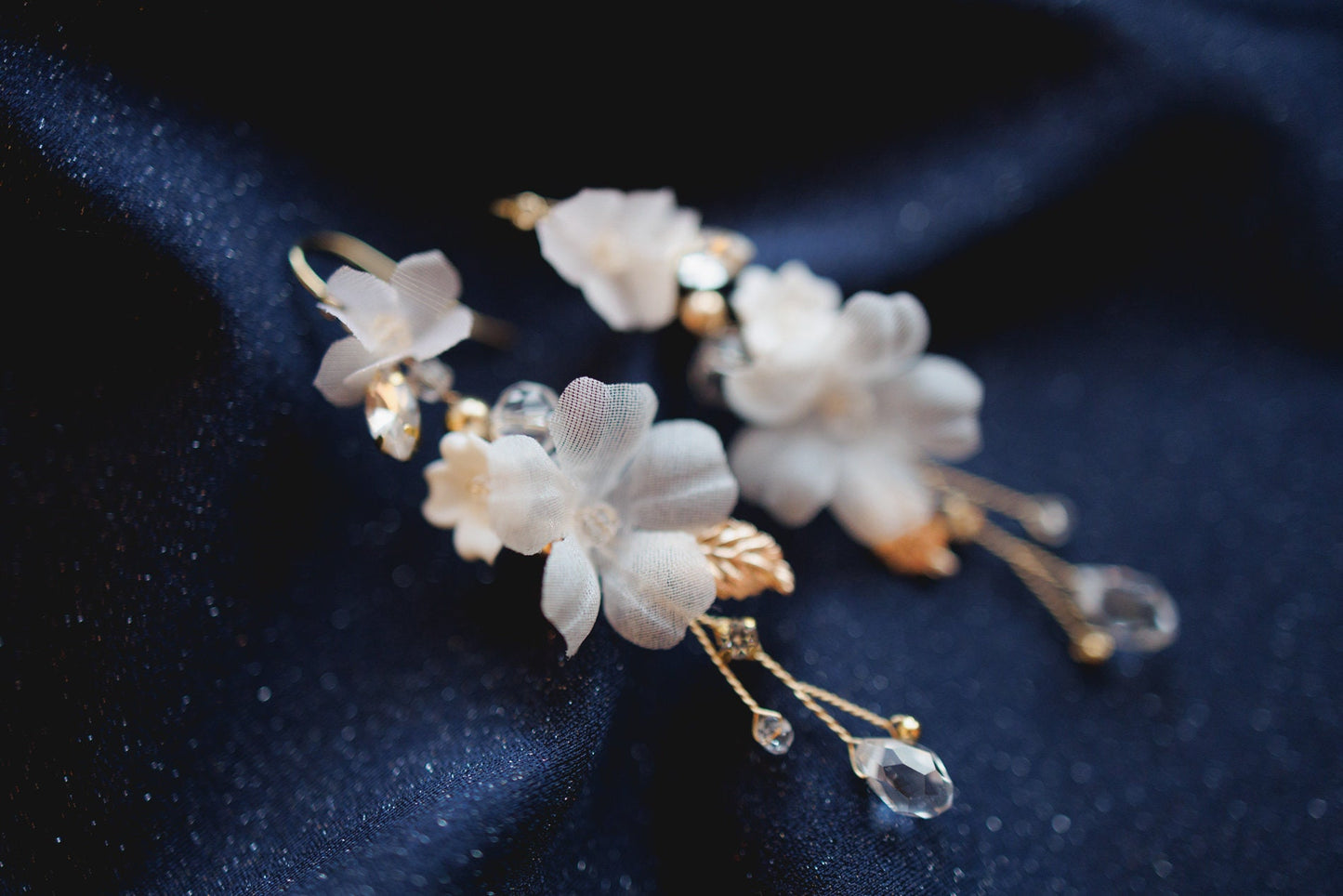 Adoria – Brautohrringe mit Seidenblumen