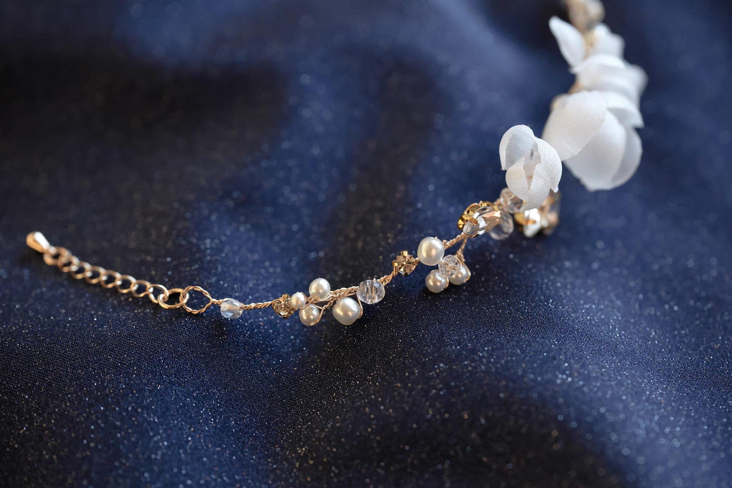 Grace - Hochzeitsarmband aus Seidenblumen