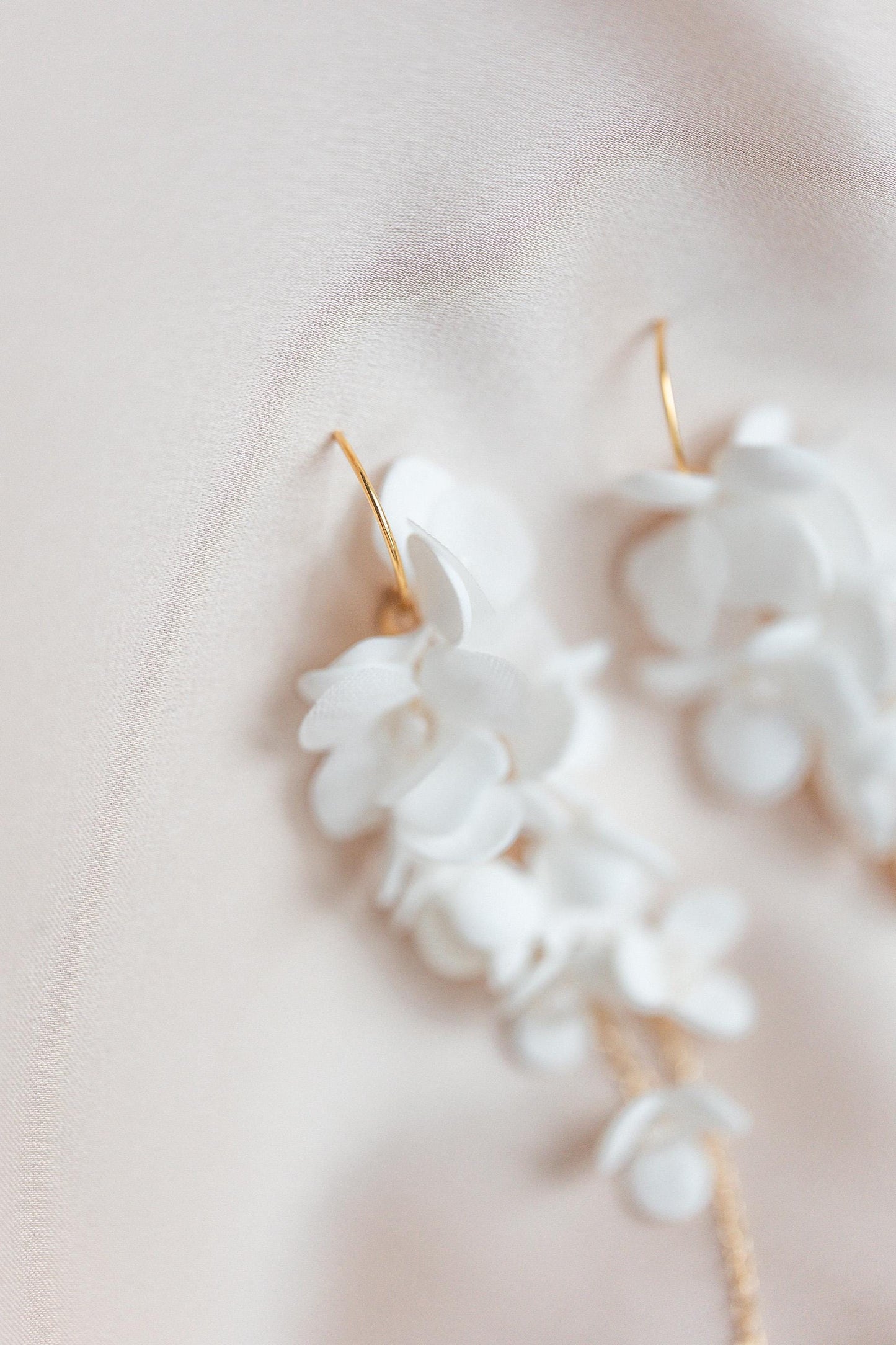 Nicoletta - Dezente Blumen-Hochzeitsohrringe