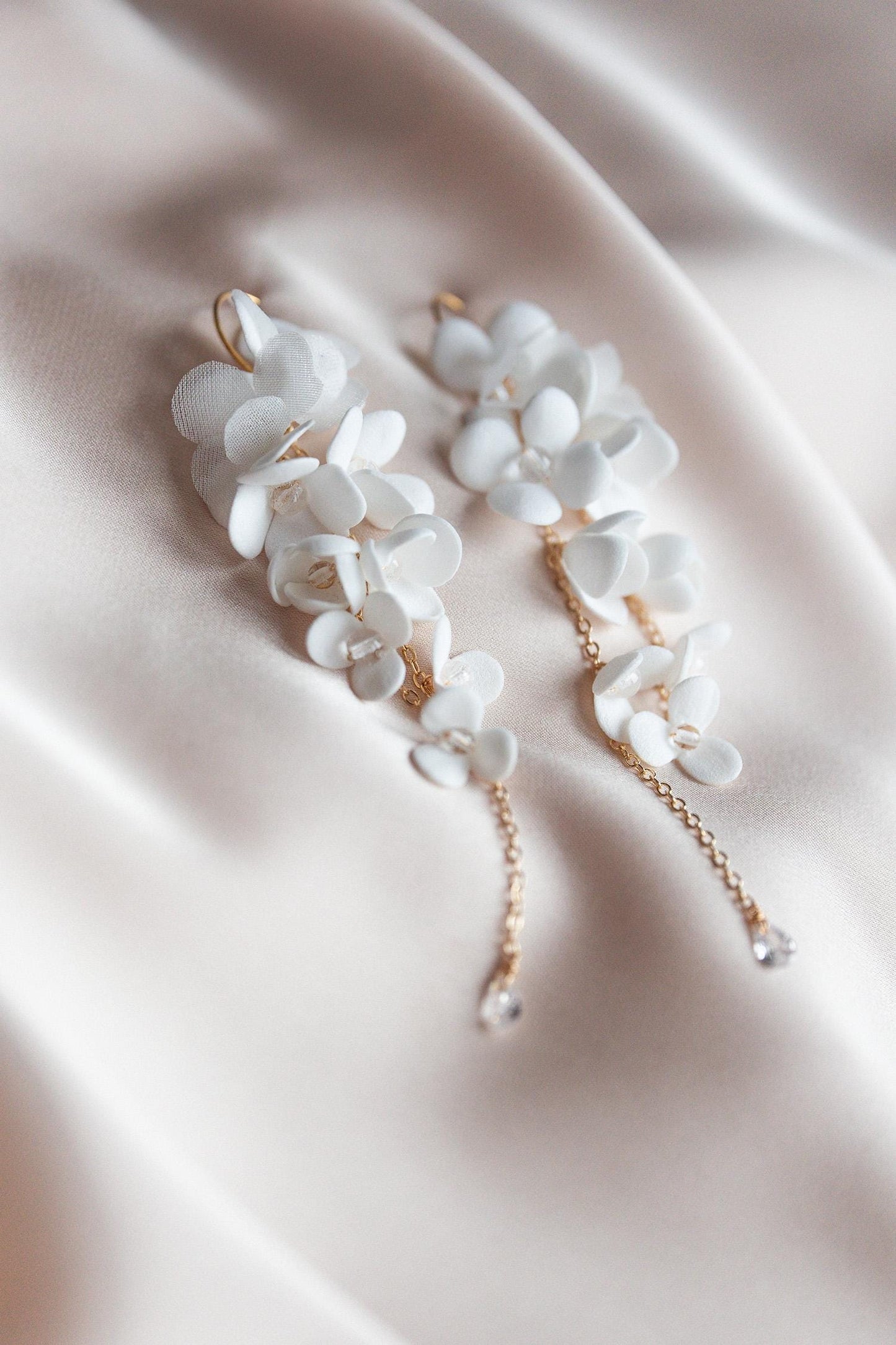 Nicoletta - Dezente Blumen-Hochzeitsohrringe