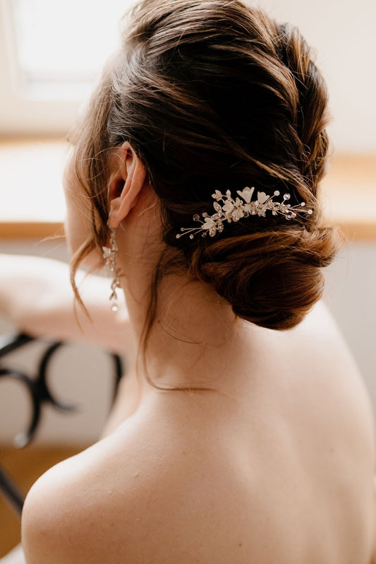 Harper - Braut-Haarkamm mit Strasssteinen und Blumen