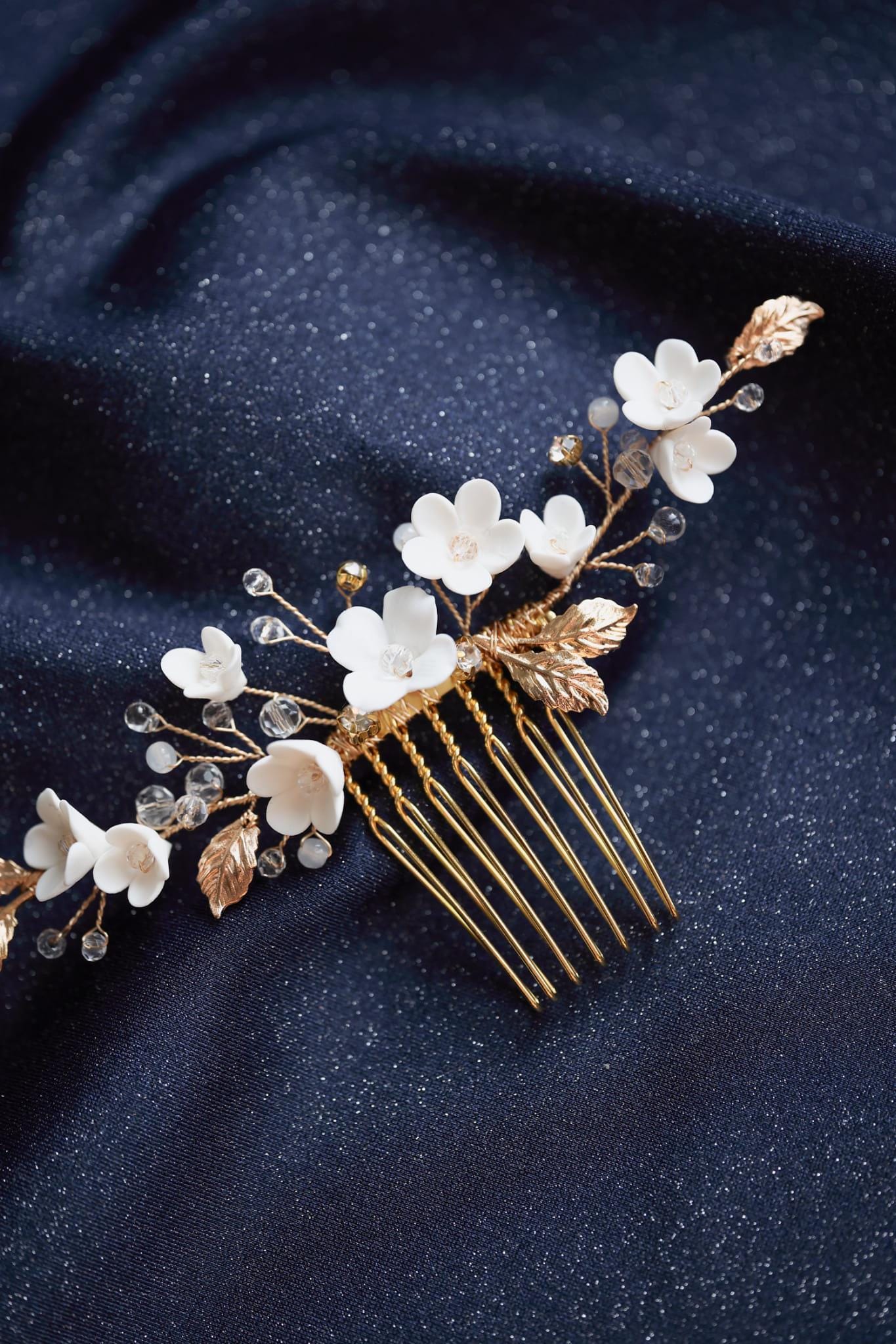 Adeline – Haarkamm mit kleinen Blumen für die Braut