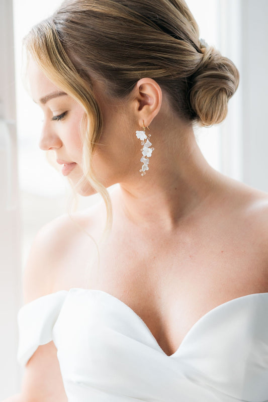 Madlen - Romantische Hochzeitsohrringe mit Blumen