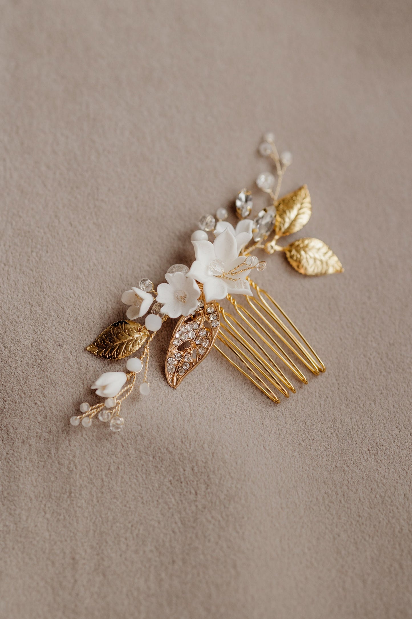 Flora - Blumen-Haarkamm zur Hochzeit
