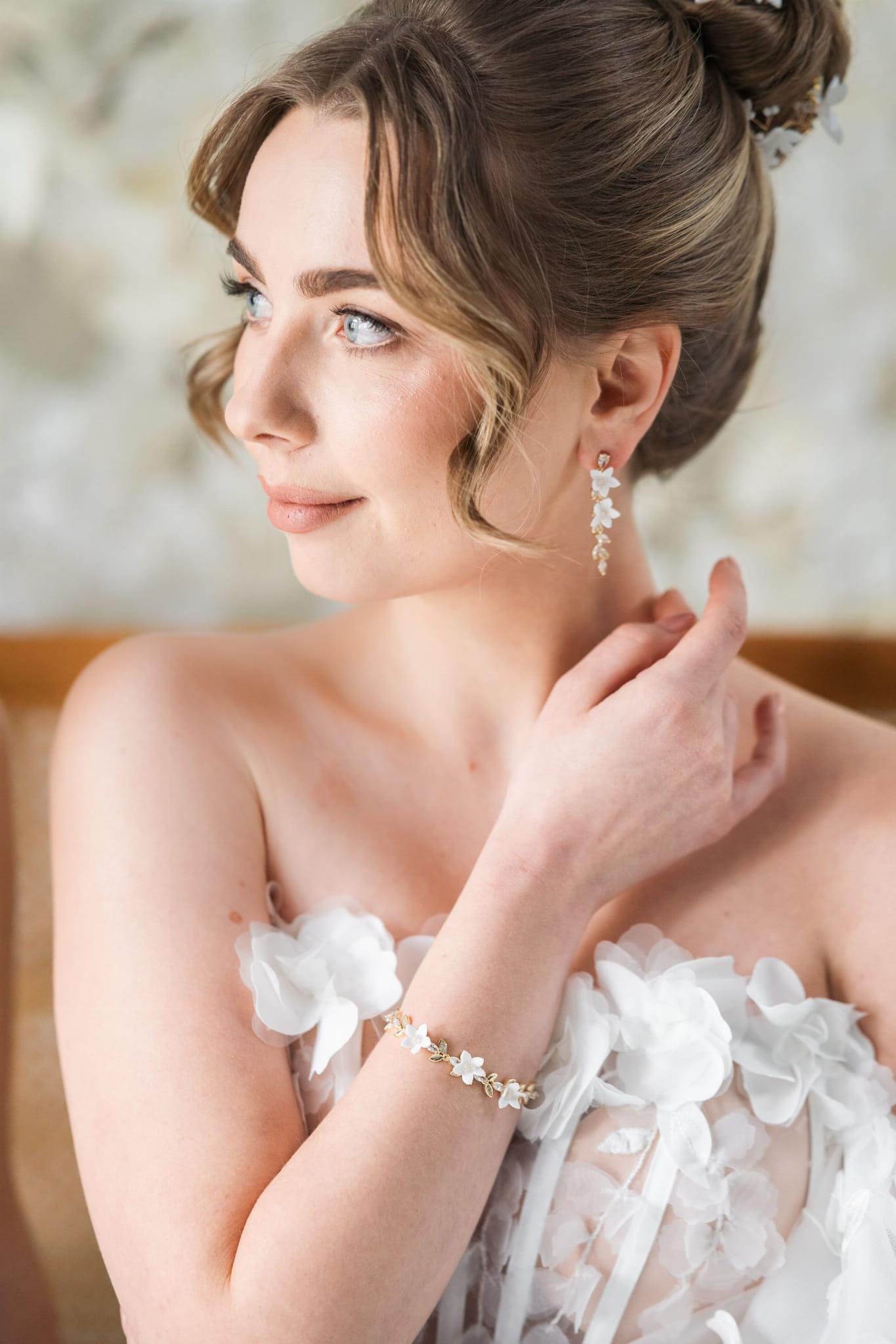 Holly - Glamouröses Hochzeitsarmband mit Zirkonblättern