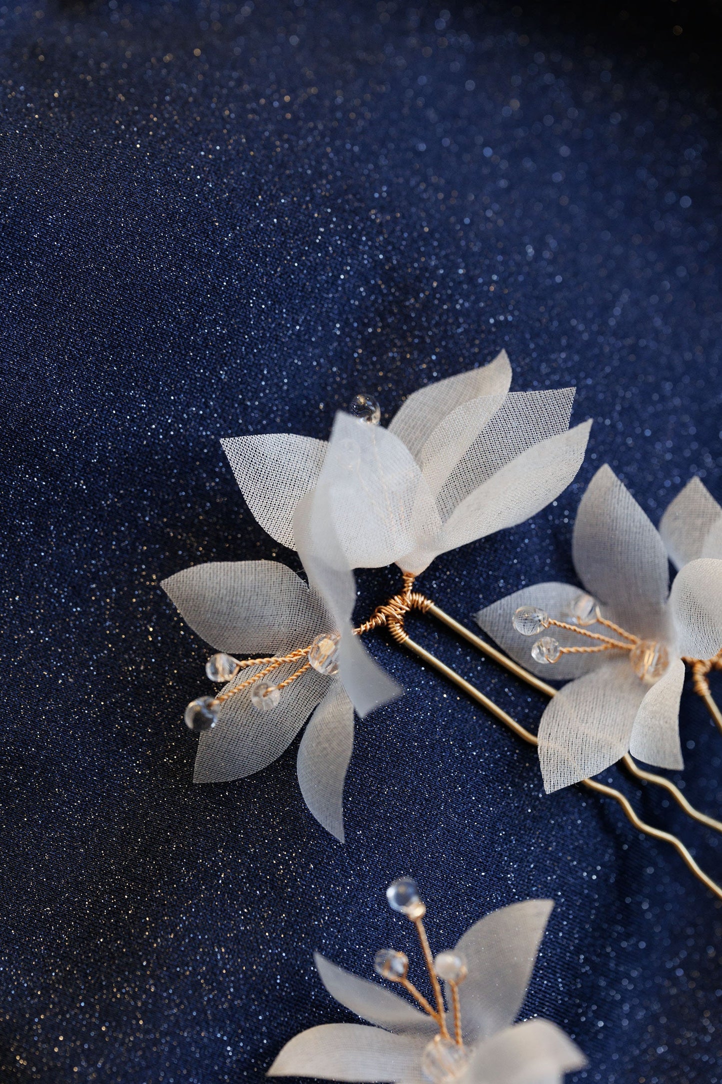 Silk Helenka – Zarte Brauthaarnadeln mit Seidenblumen