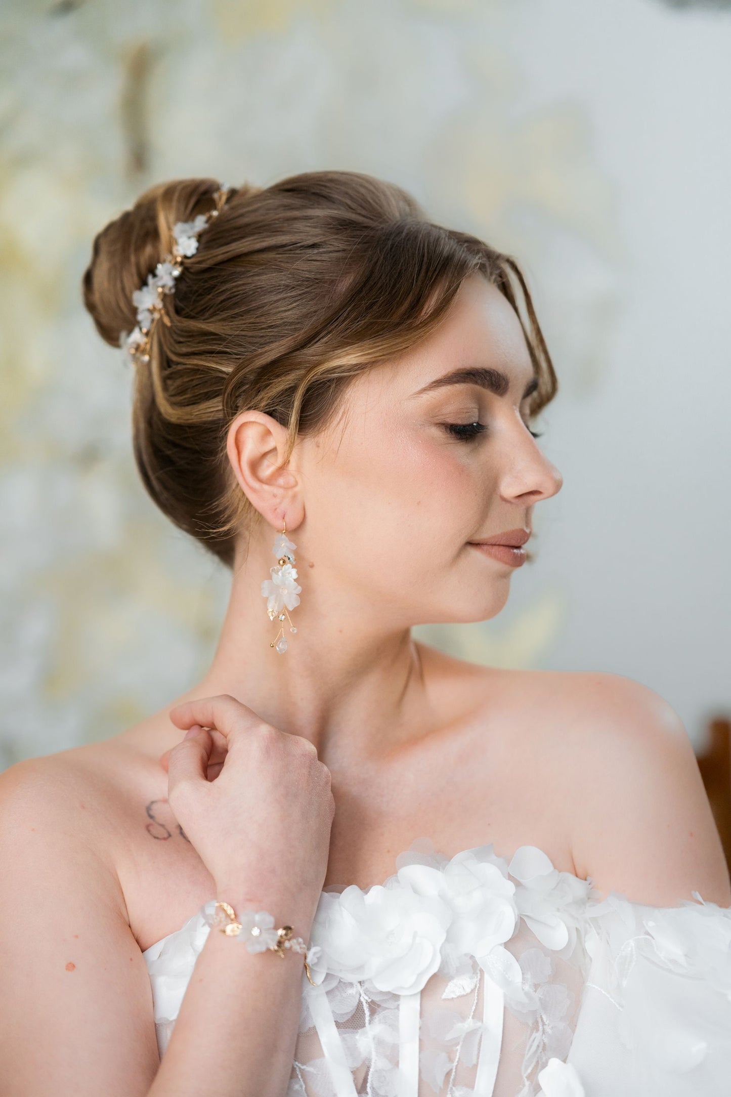Adoria – Brautohrringe mit Seidenblumen