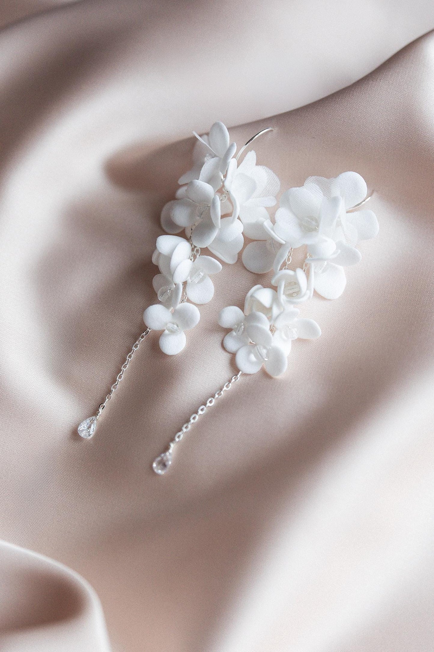 Nicoletta - Dezente Blumen-Hochzeitsohrringe