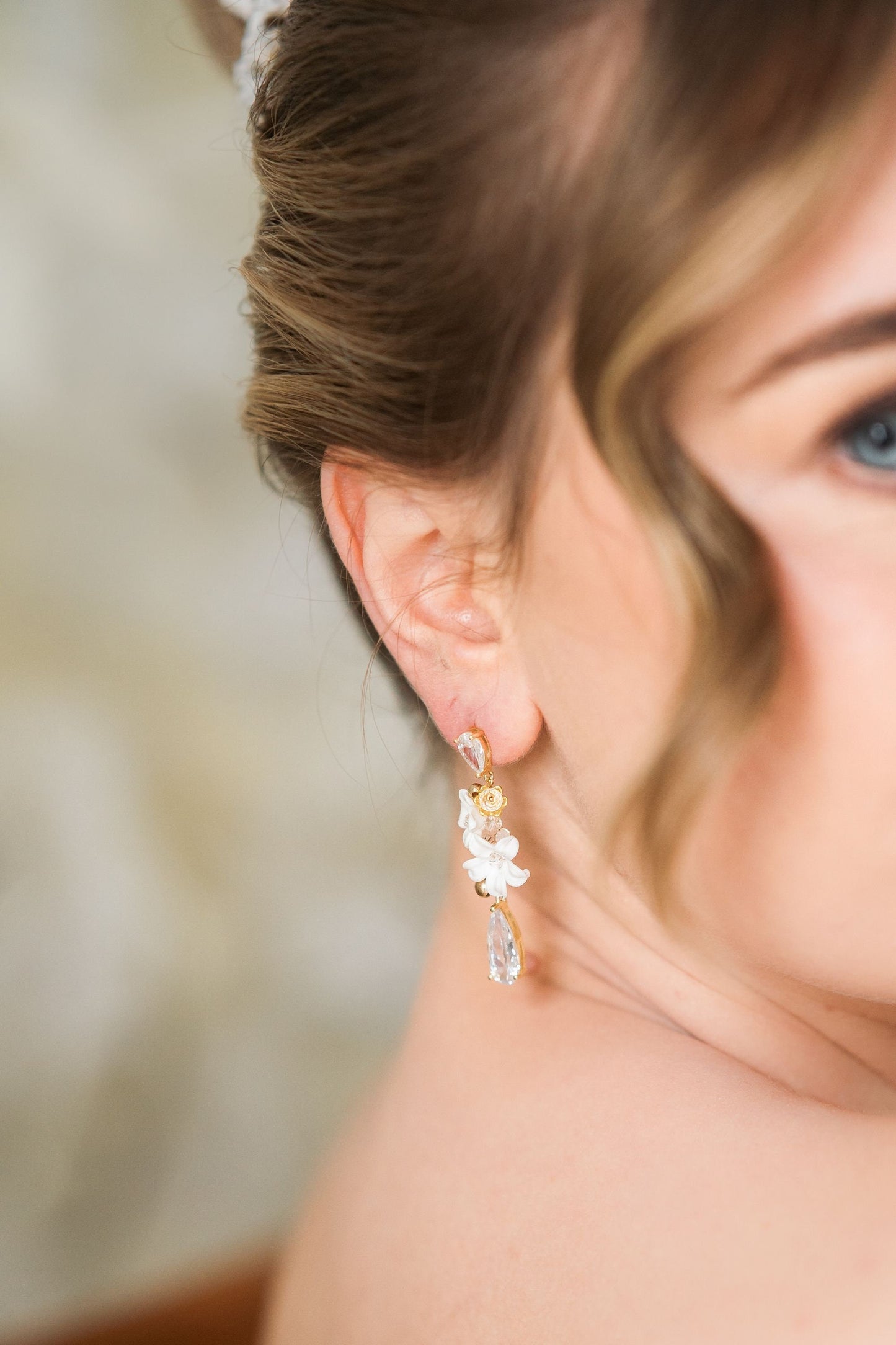 Harieta - Strass-Ohrringe mit Blumen