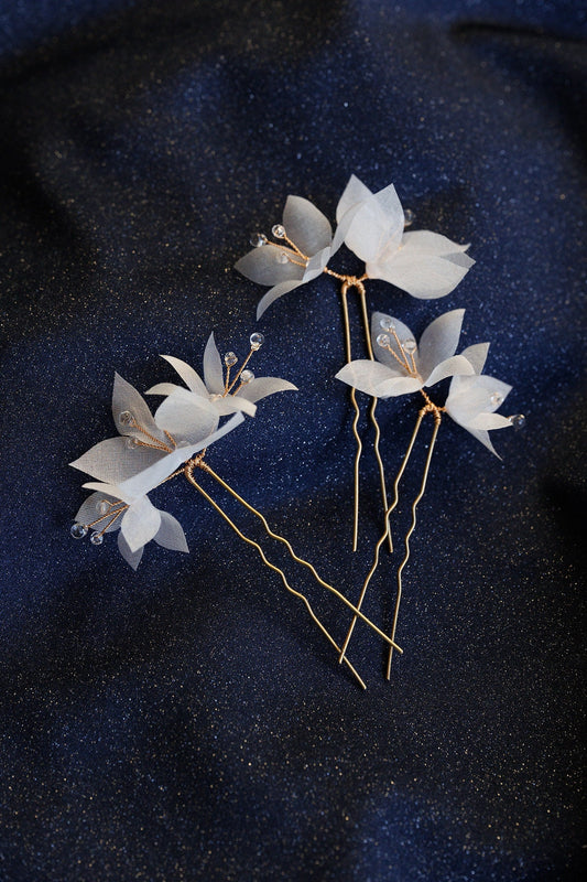 Silk Helenka – Zarte Brauthaarnadeln mit Seidenblumen