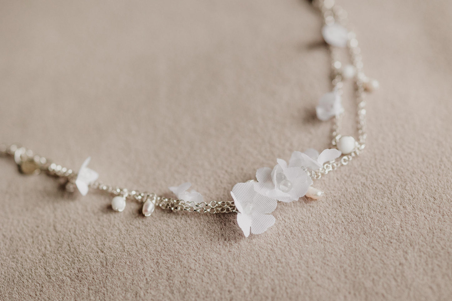Caprila - Blumenkette Hochzeitsarmband