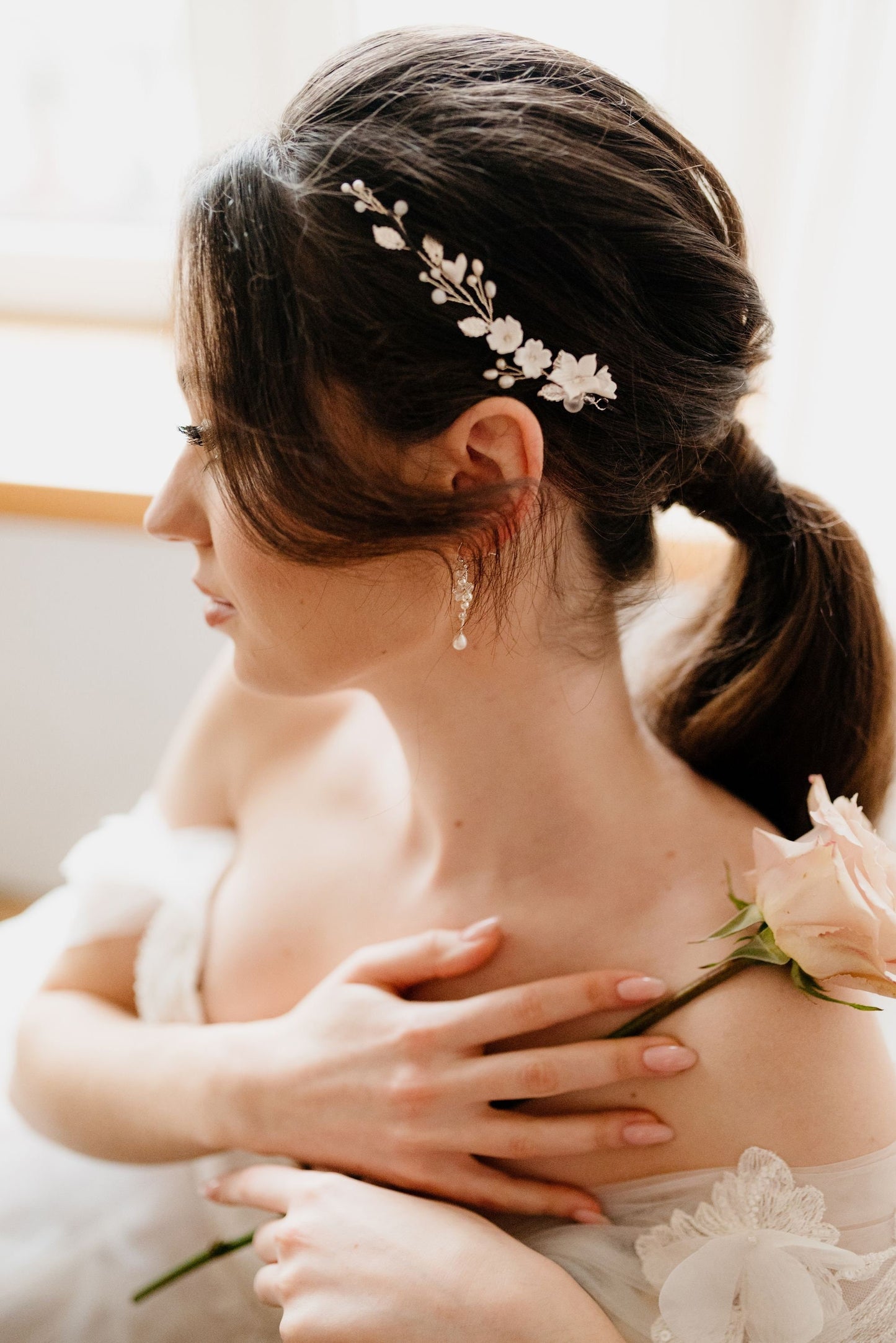 Bianca - 2 Hochzeitshaarteile mit Blumen