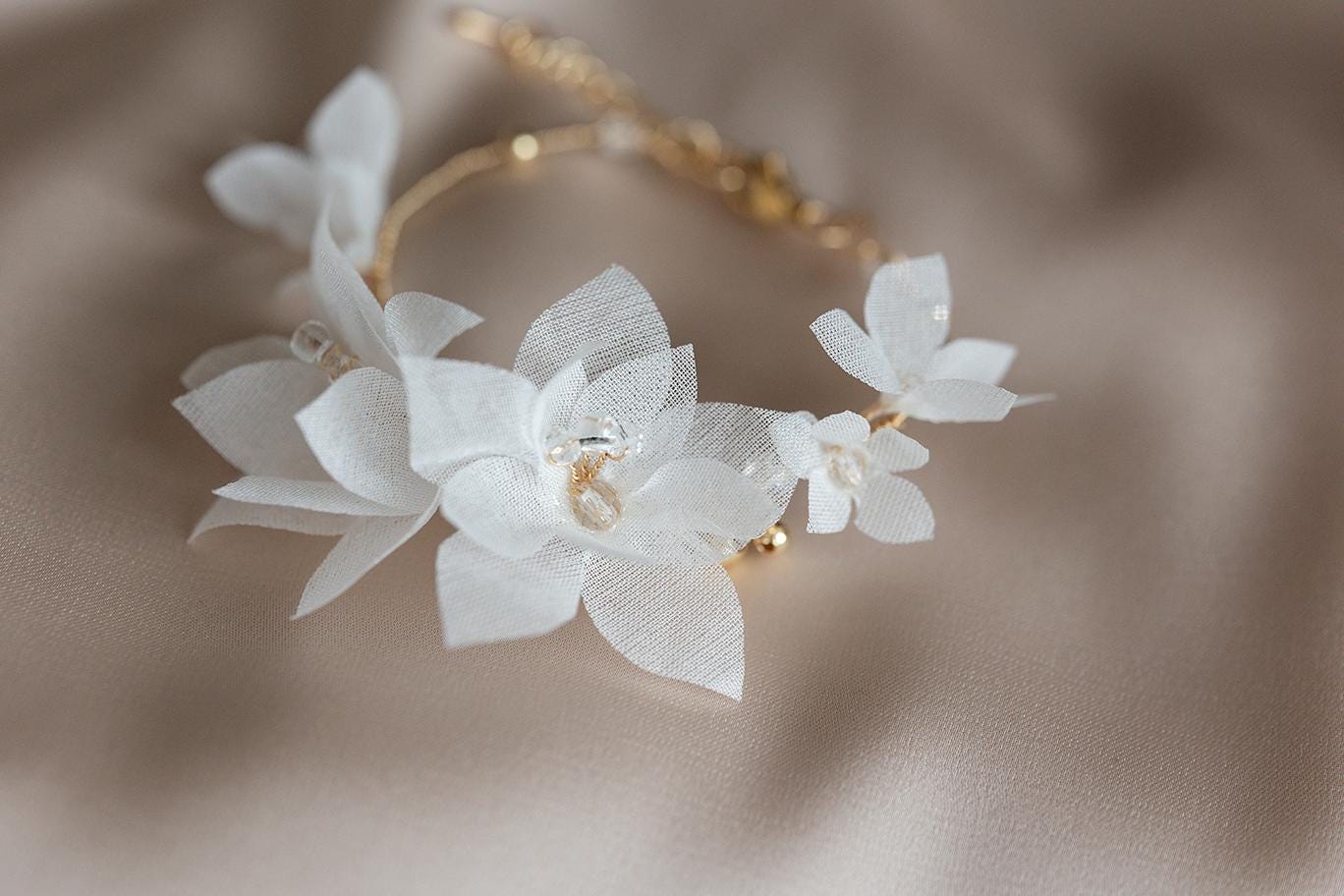 Zoe - Blumenhochzeitsarmband