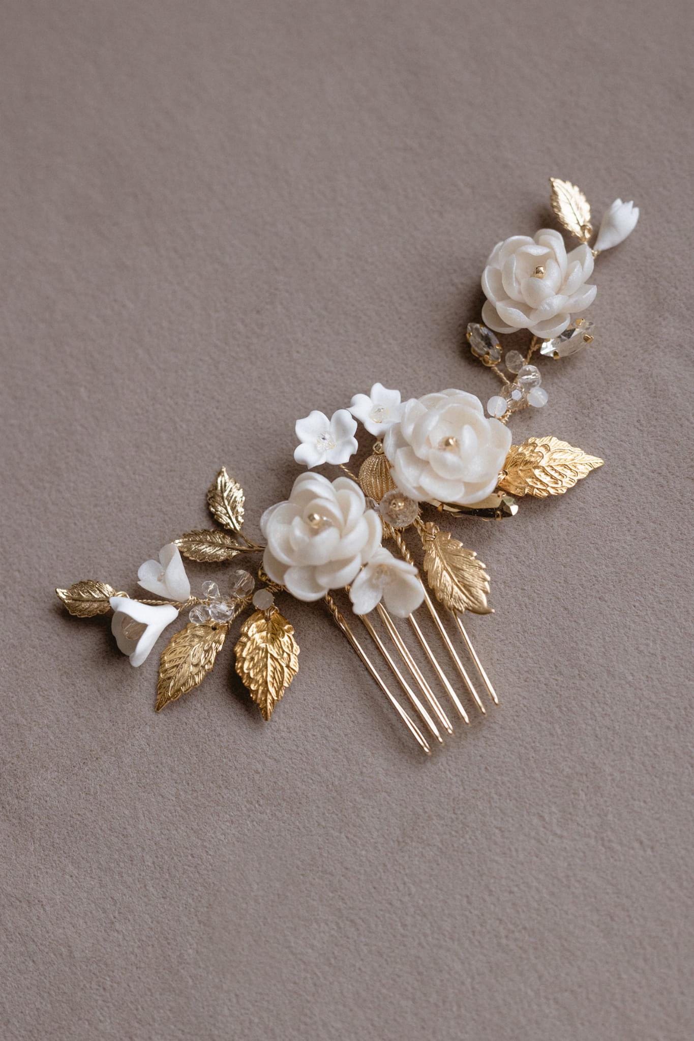 Petra - Vintage Hochzeitshaarkamm mit Blumen