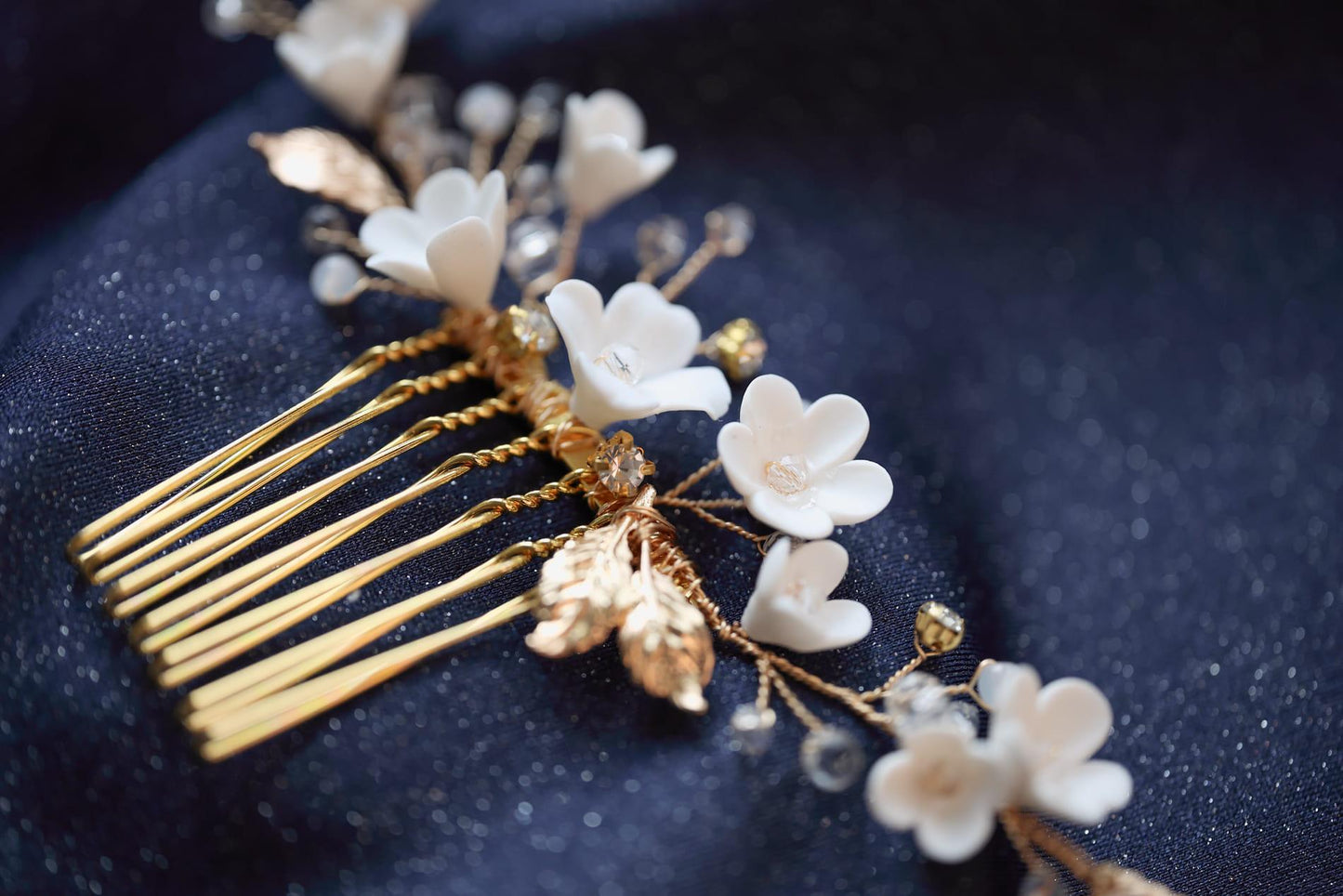 Adeline – Haarkamm mit kleinen Blumen für die Braut
