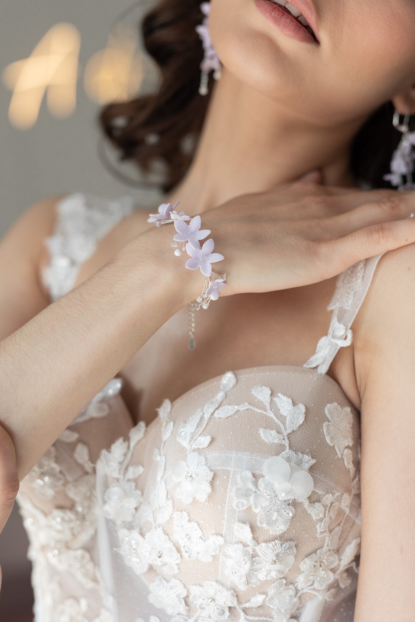 Helenka - Brautarmband mit lila Blumen