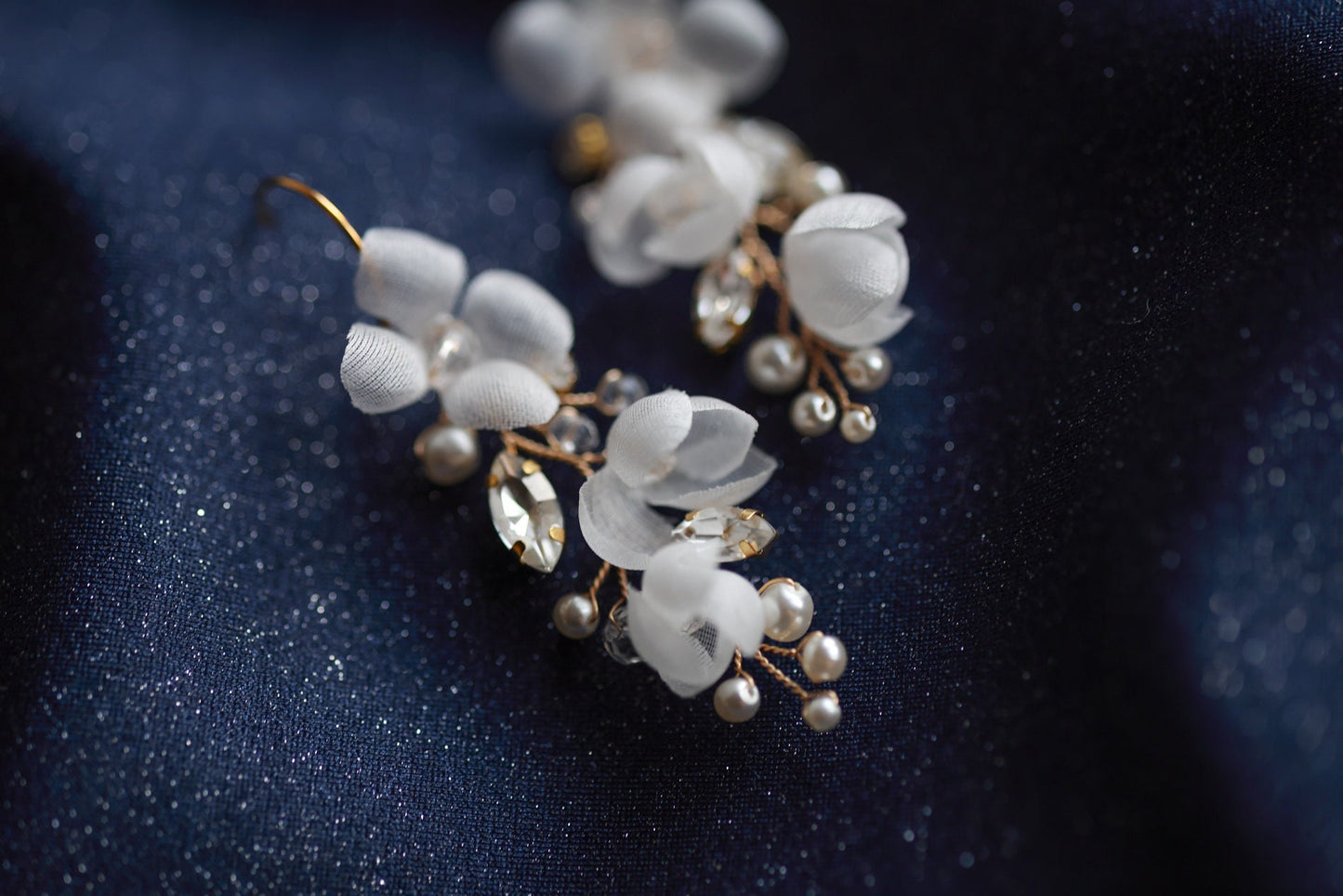 Grace - Blumen Hochzeitsohrringe mit Perlen