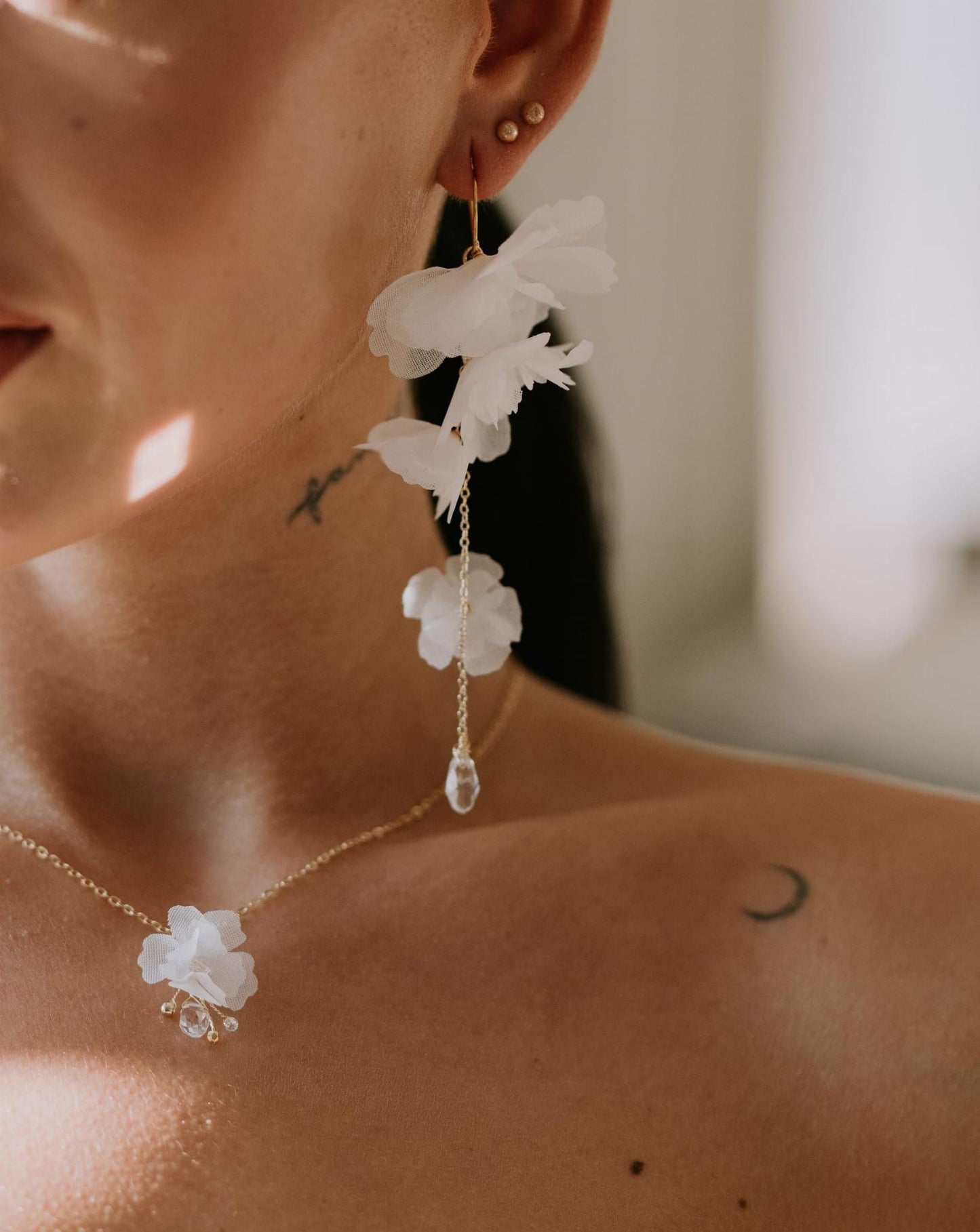 Joline – Seidenblumen-Brautohrringe