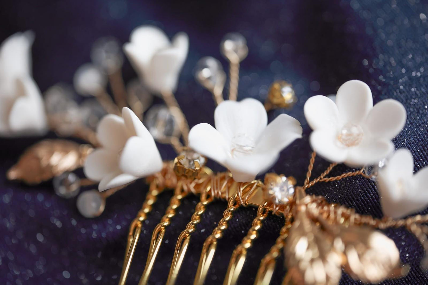 Adeline – Haarkamm mit kleinen Blumen für die Braut