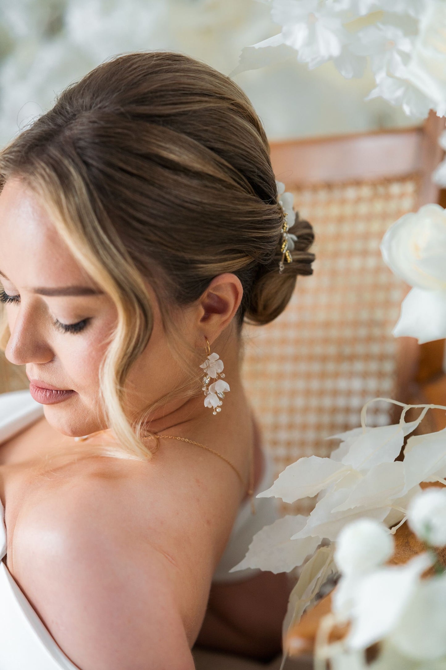 Grace - Blumen Hochzeitsohrringe mit Perlen