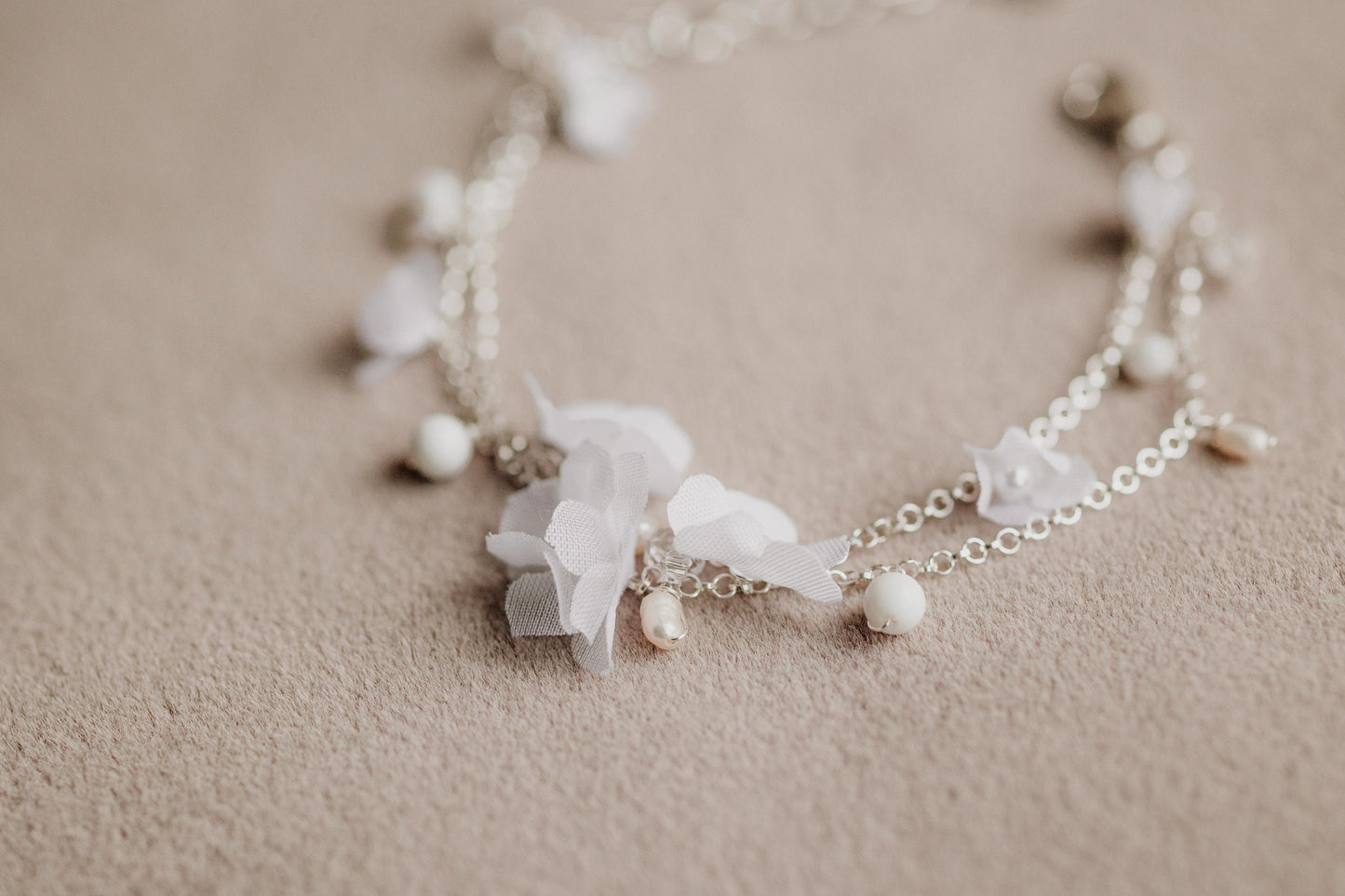Caprila - Blumenkette Hochzeitsarmband