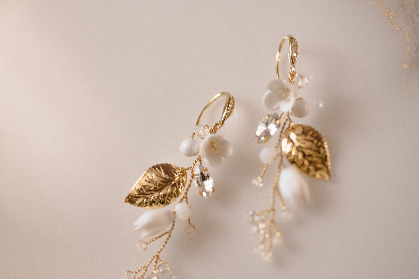 Flora – Boho Statement Ohrringe mit Blumen und Blättern